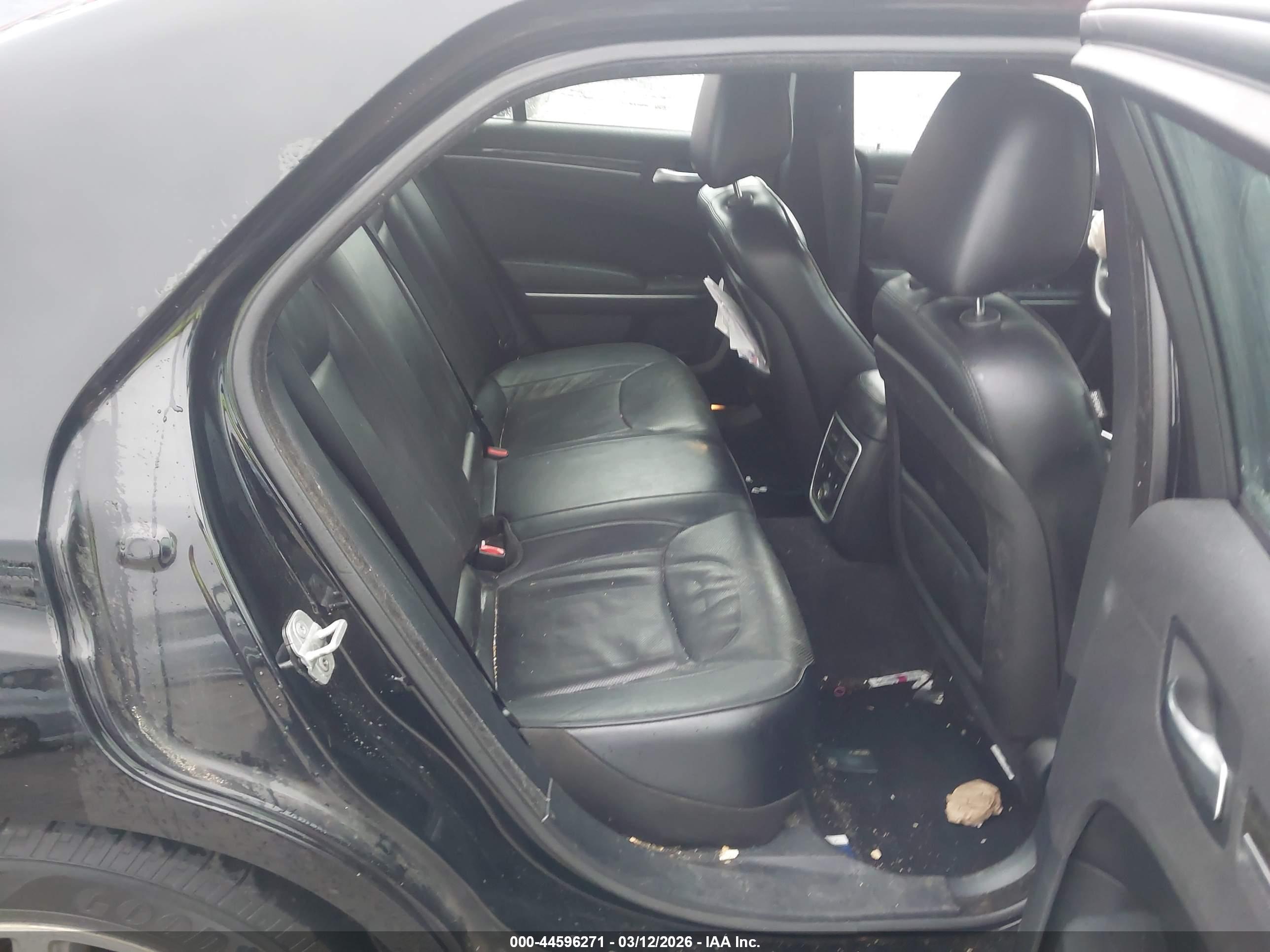 CHRYSLER 300C image 8