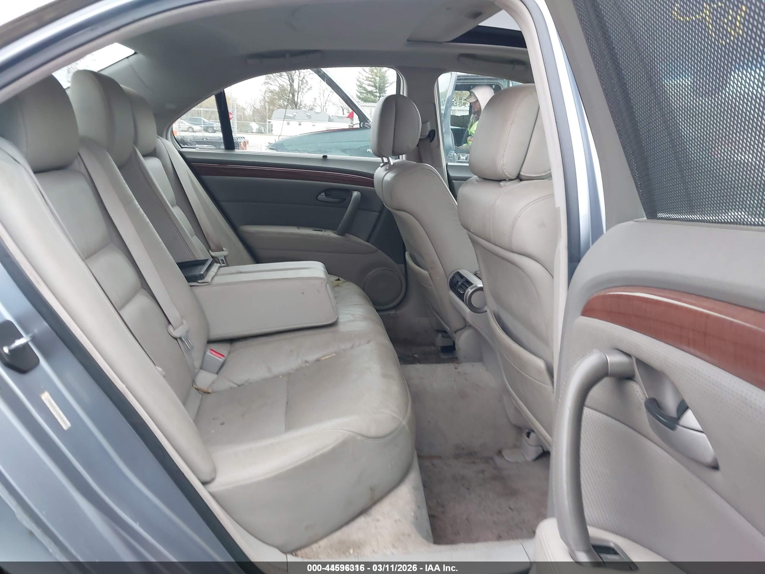 ACURA RL image 8