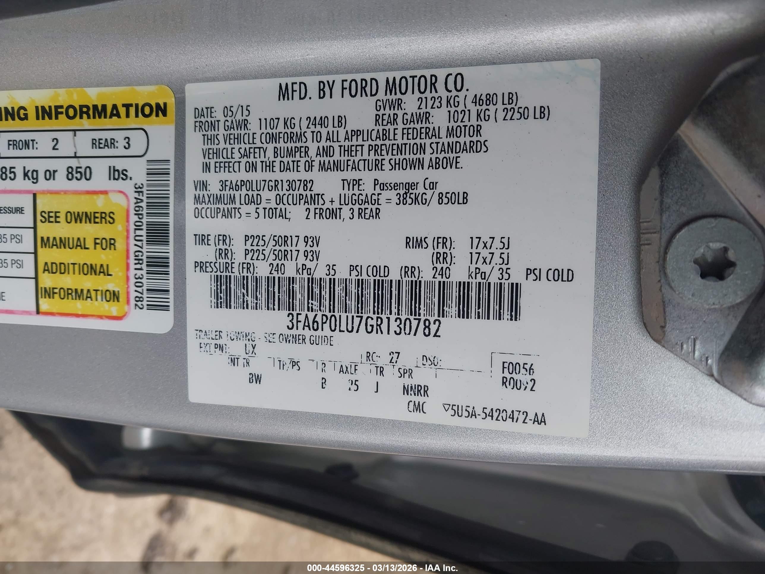 FORD FUSION image 9