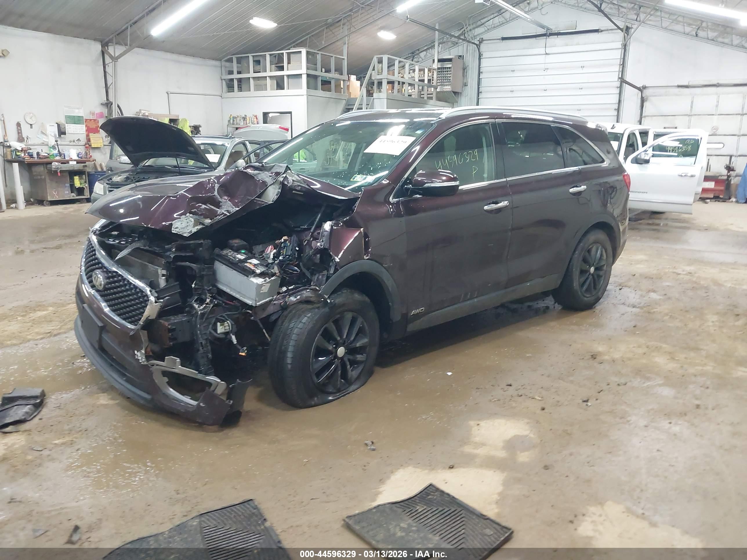 KIA SORENTO image 2