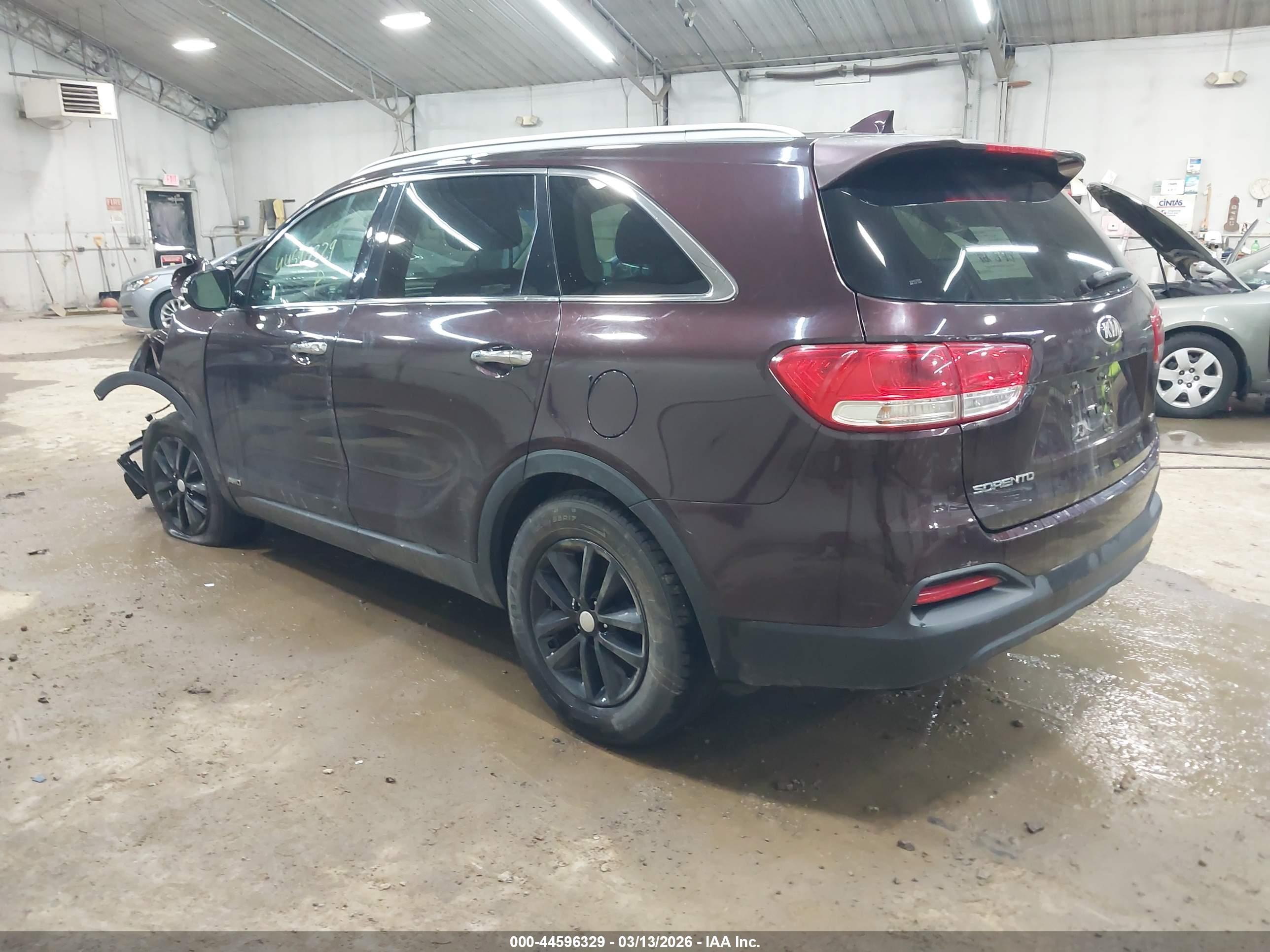 KIA SORENTO image 3