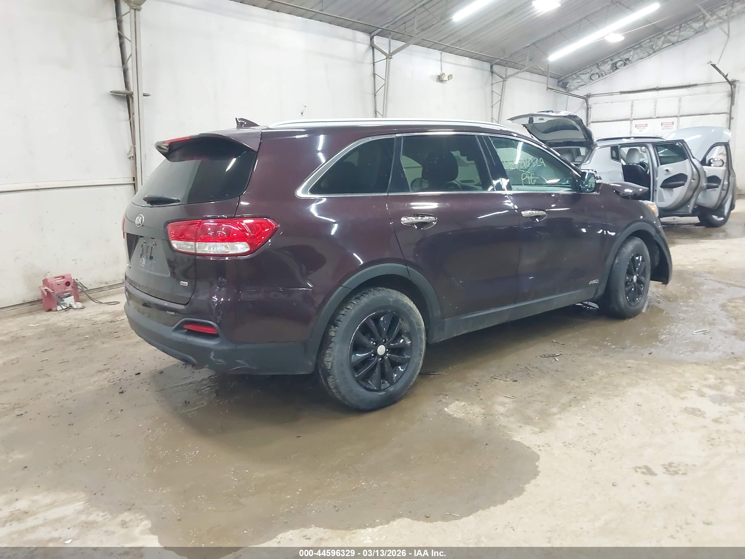 KIA SORENTO image 4