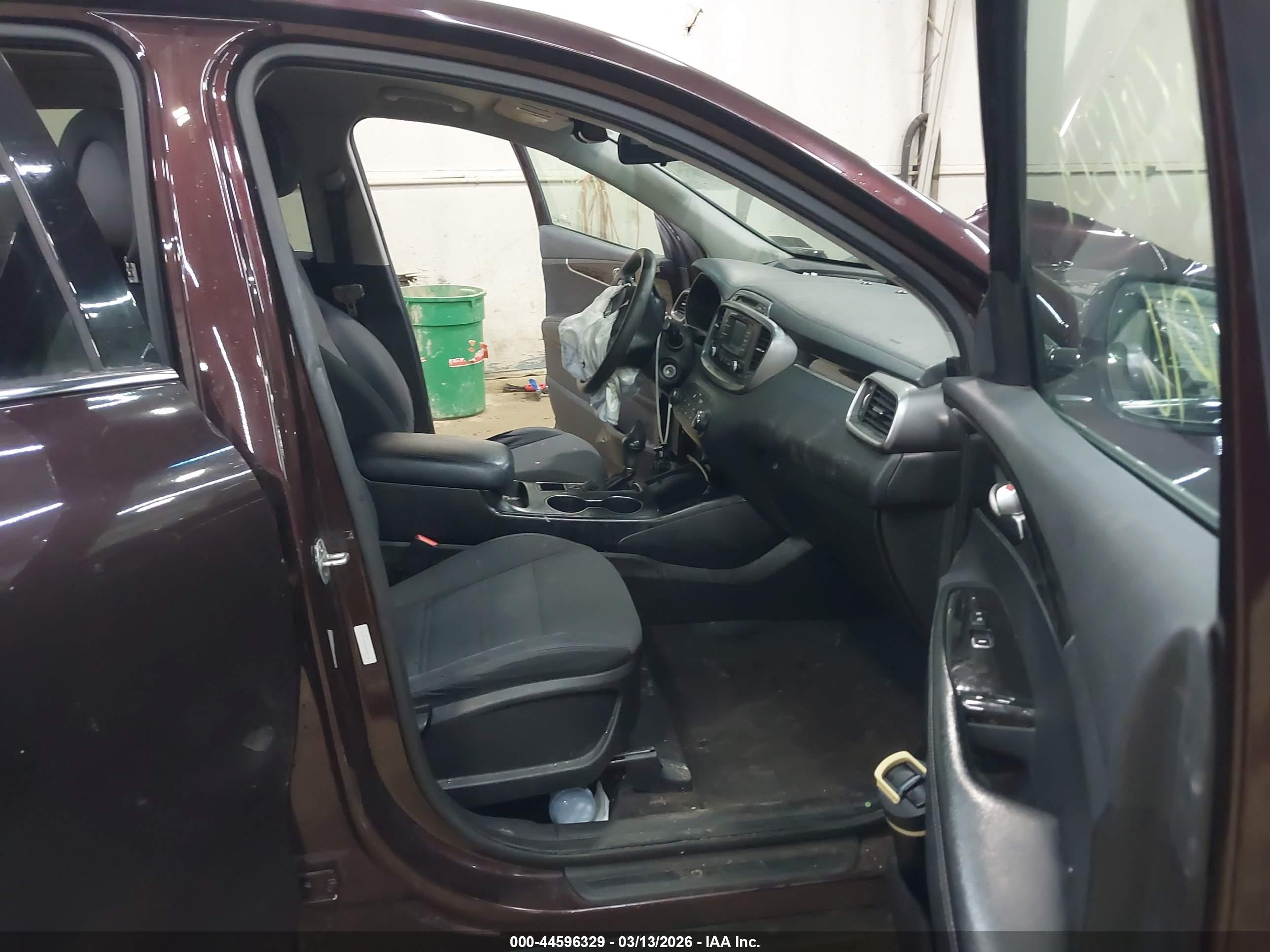 KIA SORENTO image 5