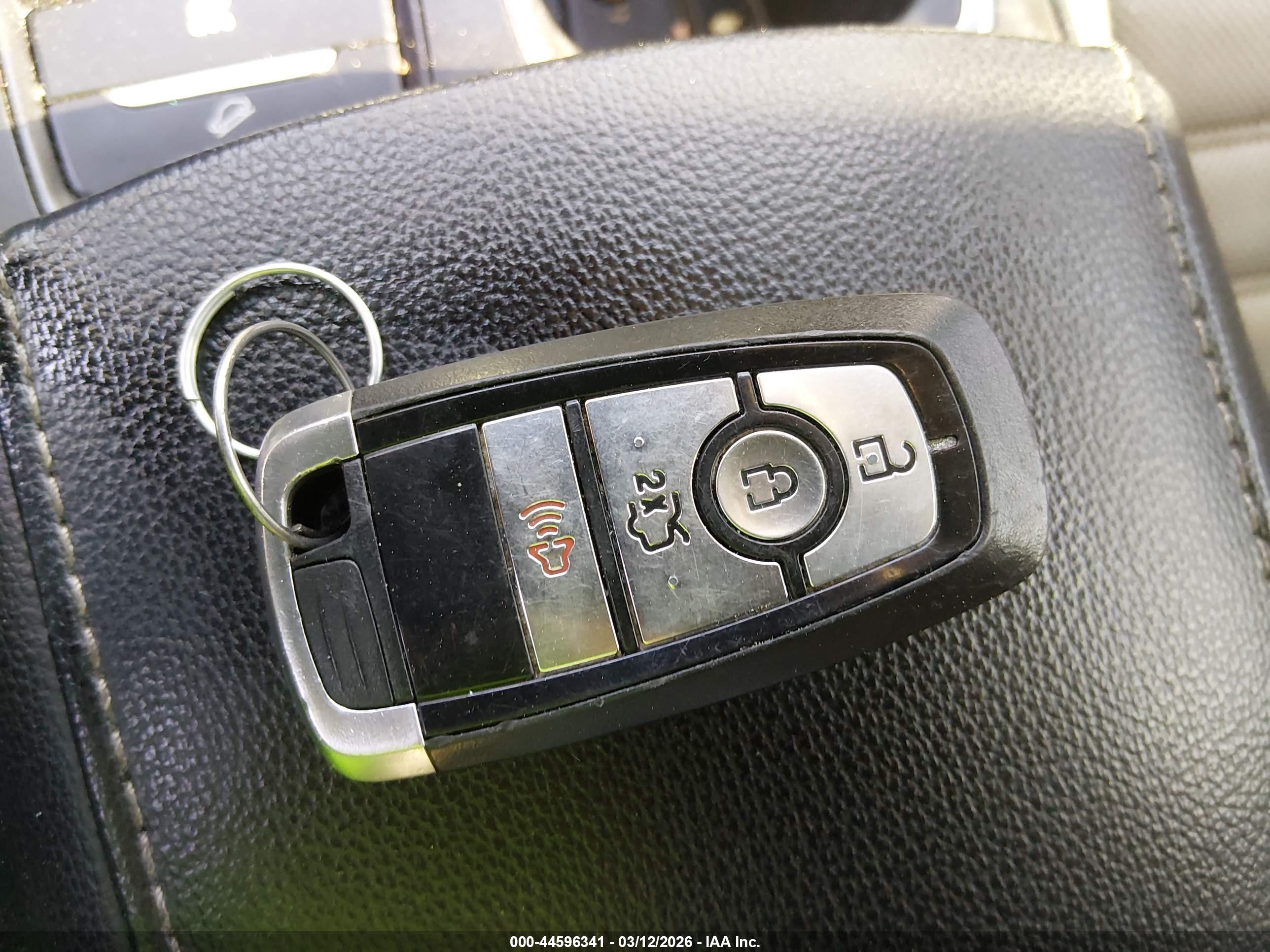 FORD FUSION image 11