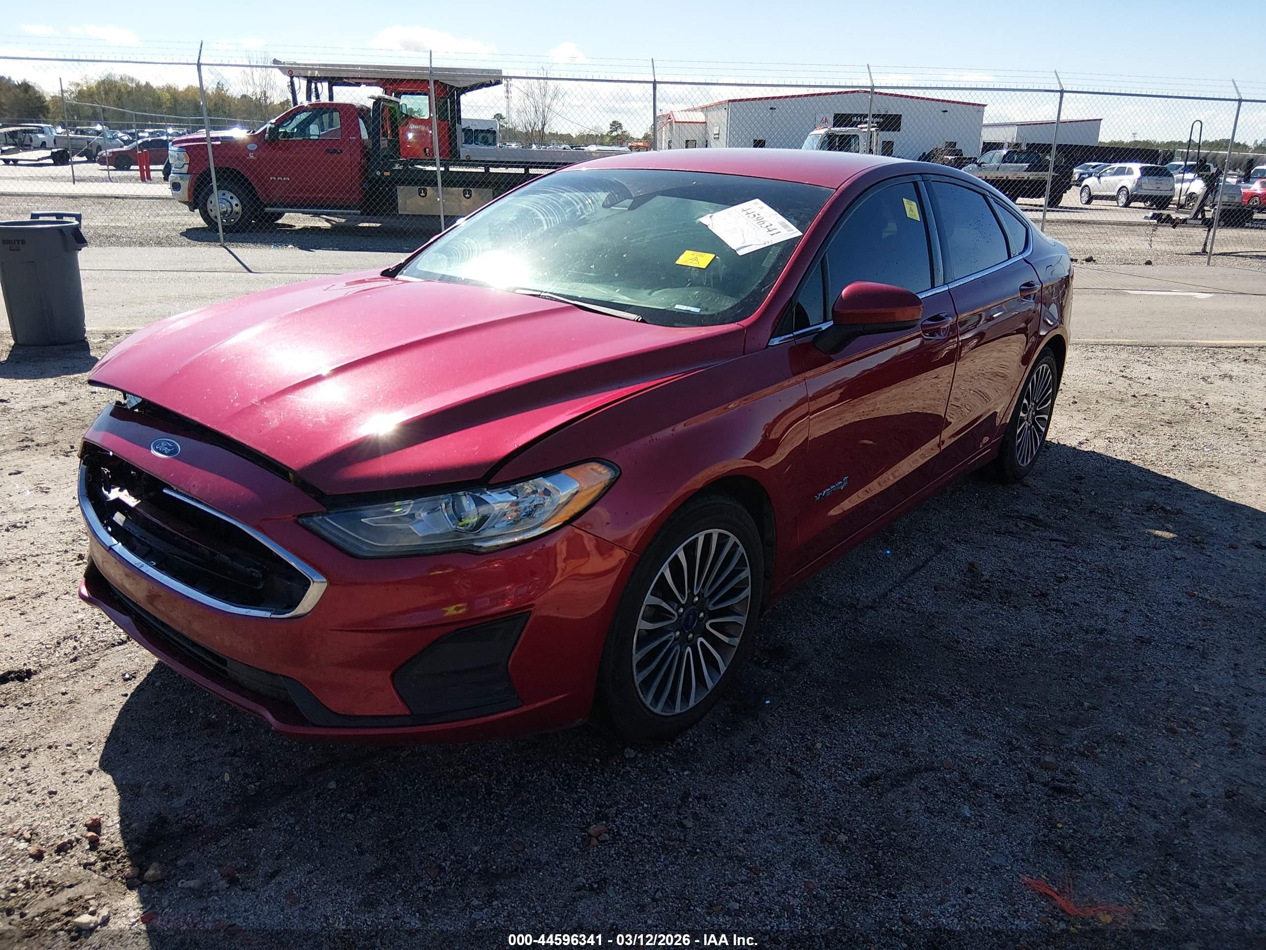 FORD FUSION image 2