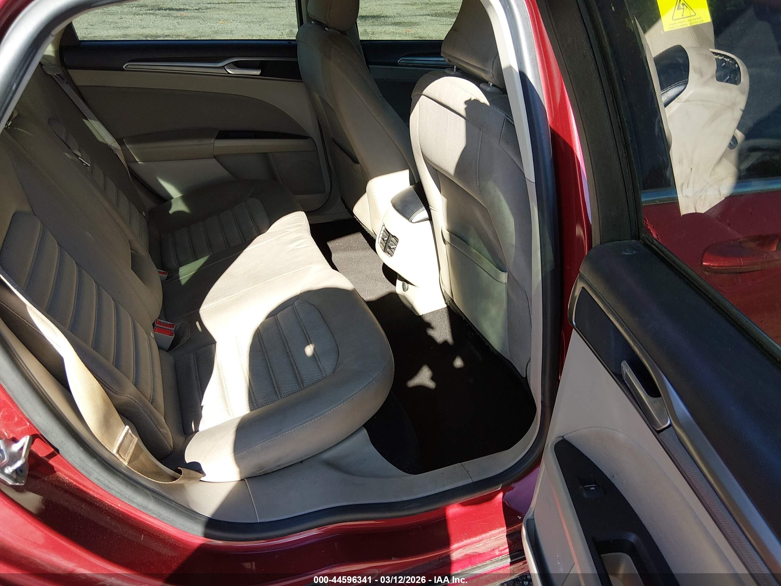 FORD FUSION image 8
