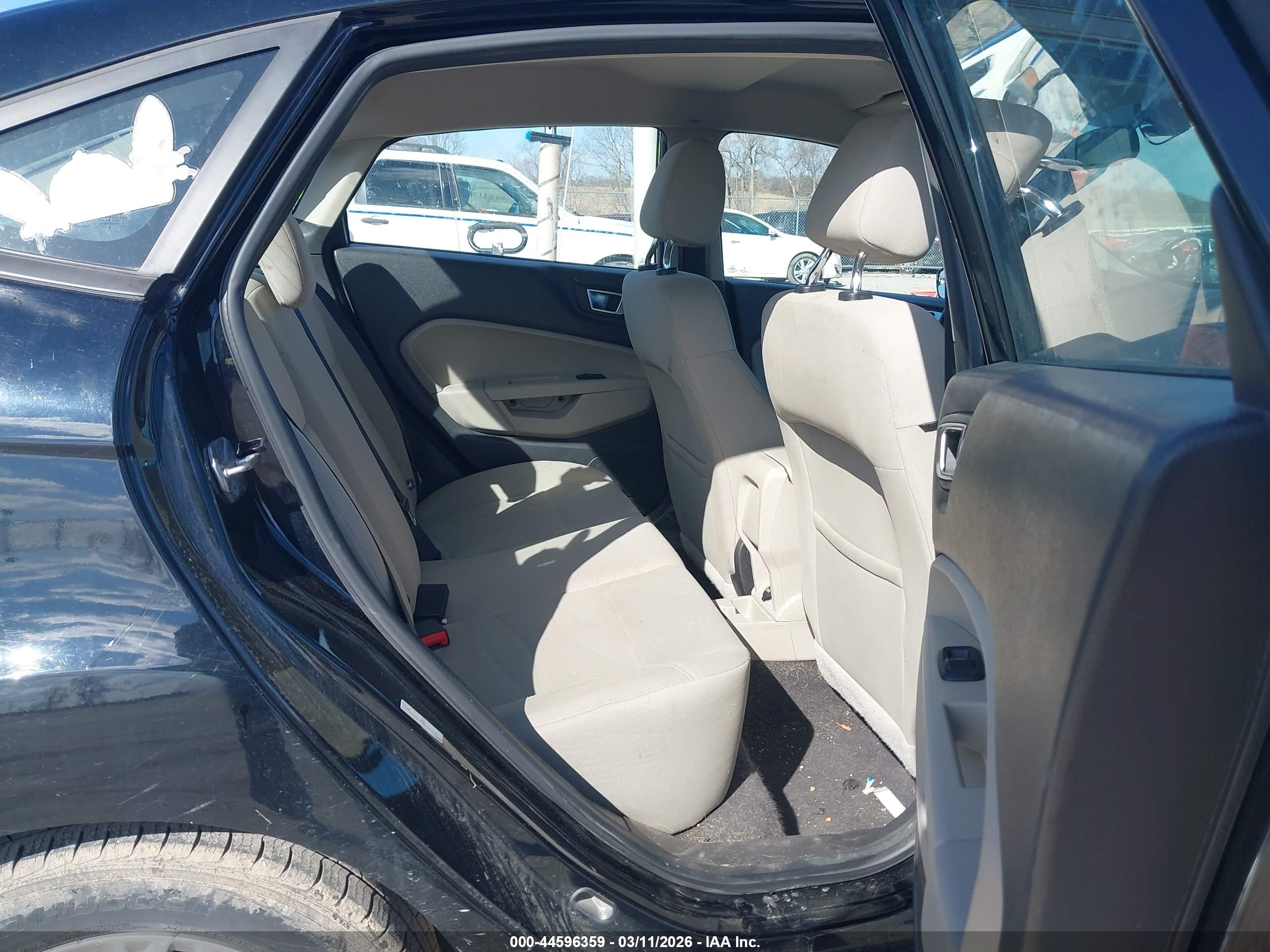 FORD FIESTA image 8