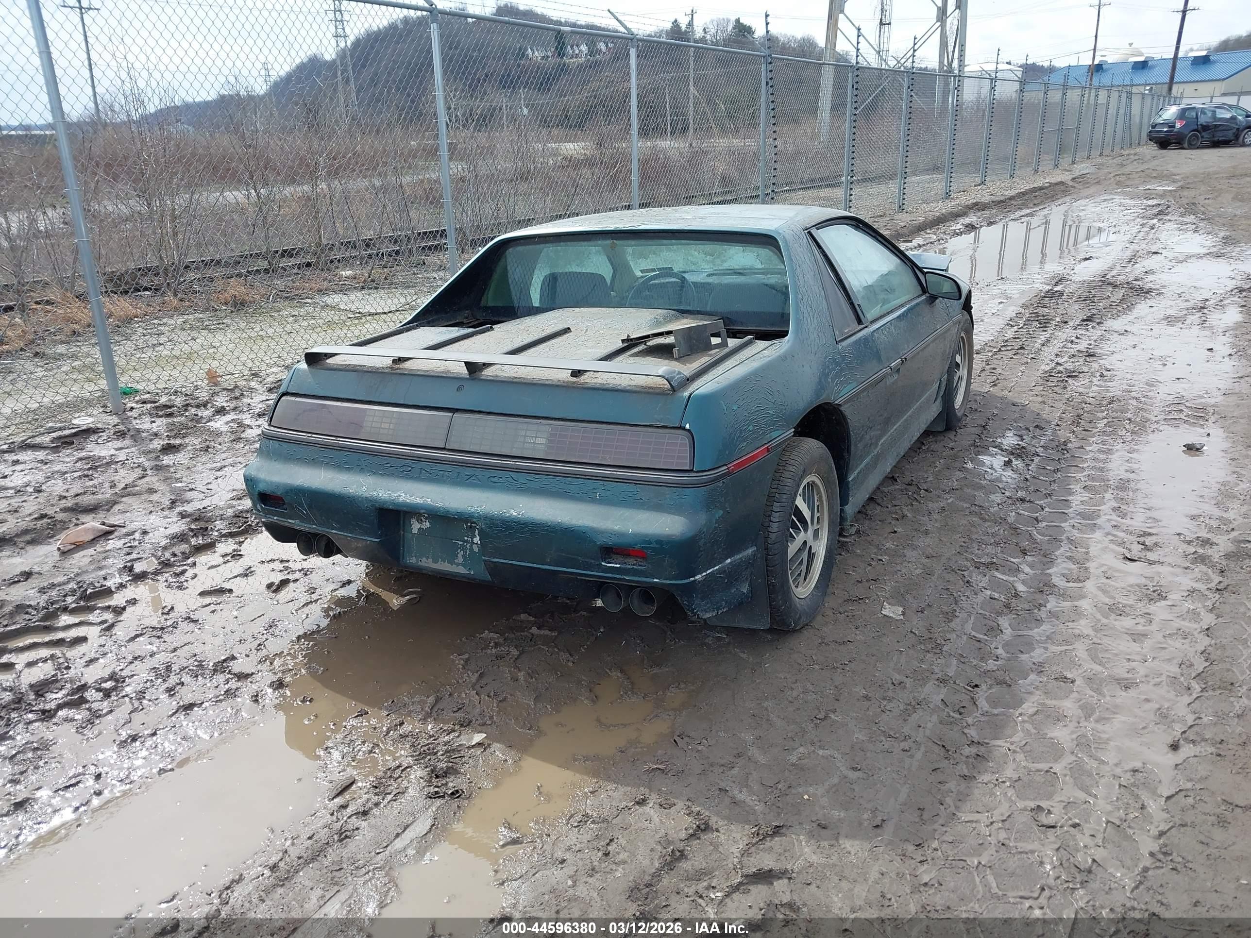 PONTIAC FIERO image 4