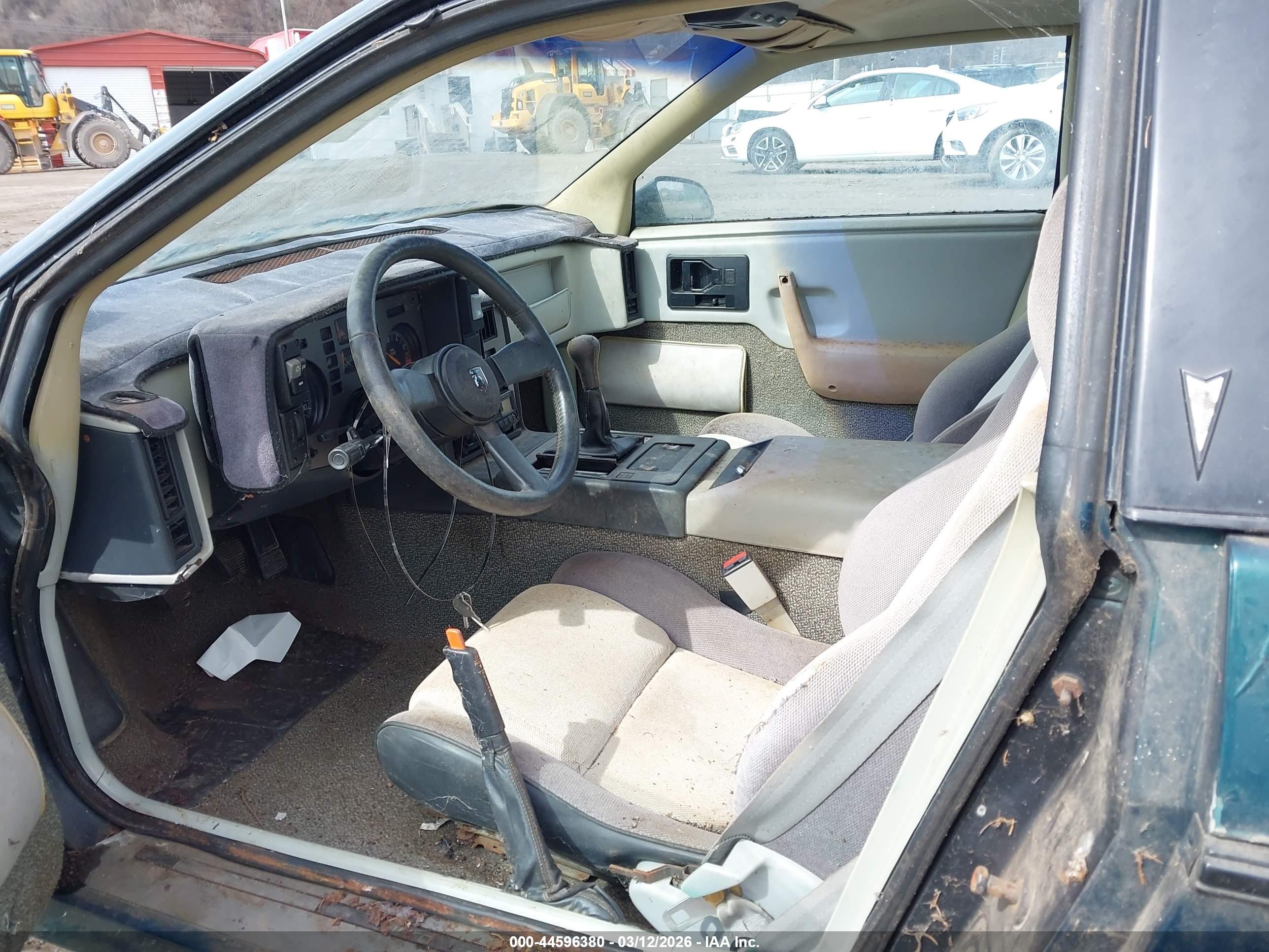 PONTIAC FIERO image 5