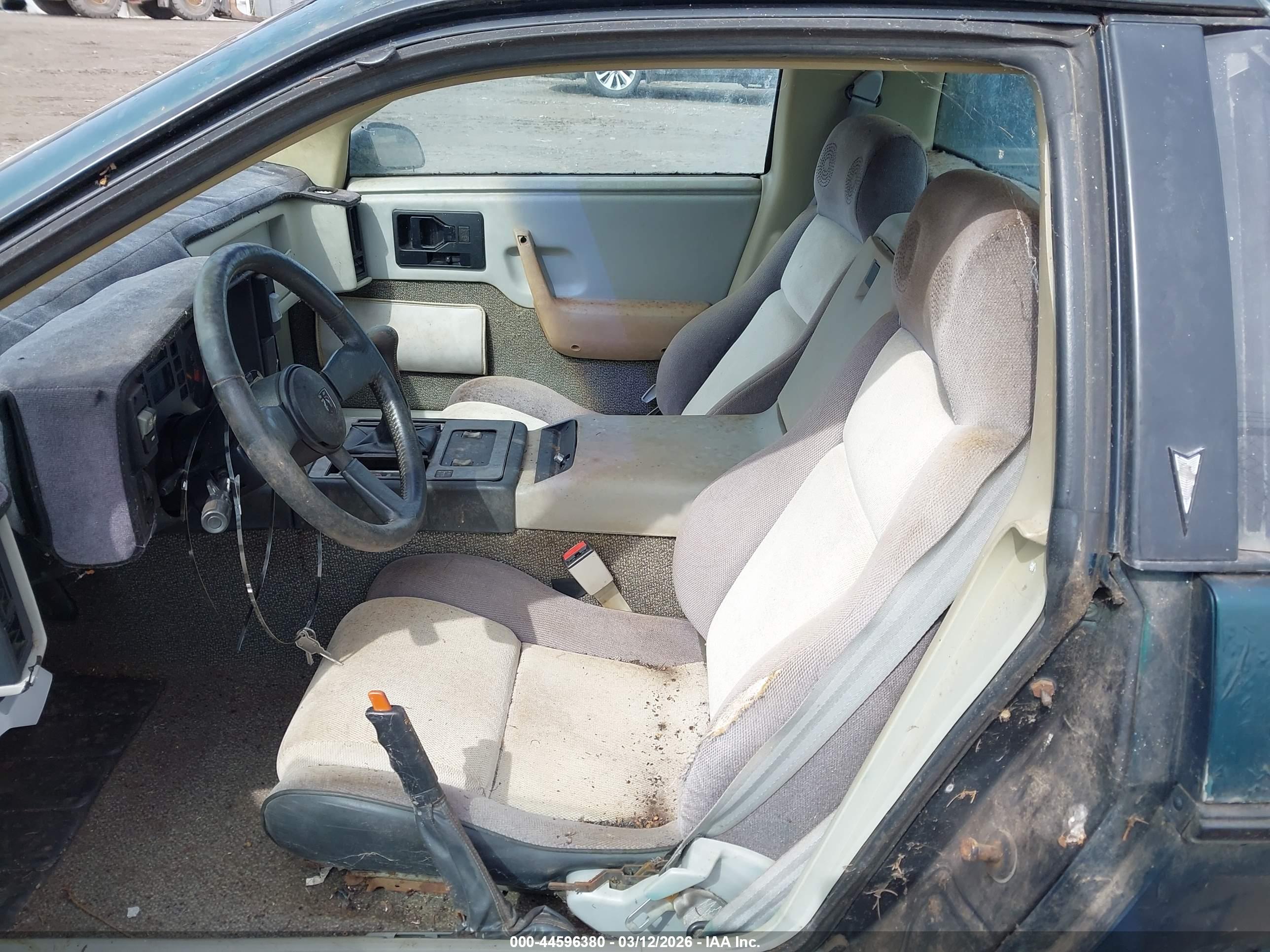 PONTIAC FIERO image 8