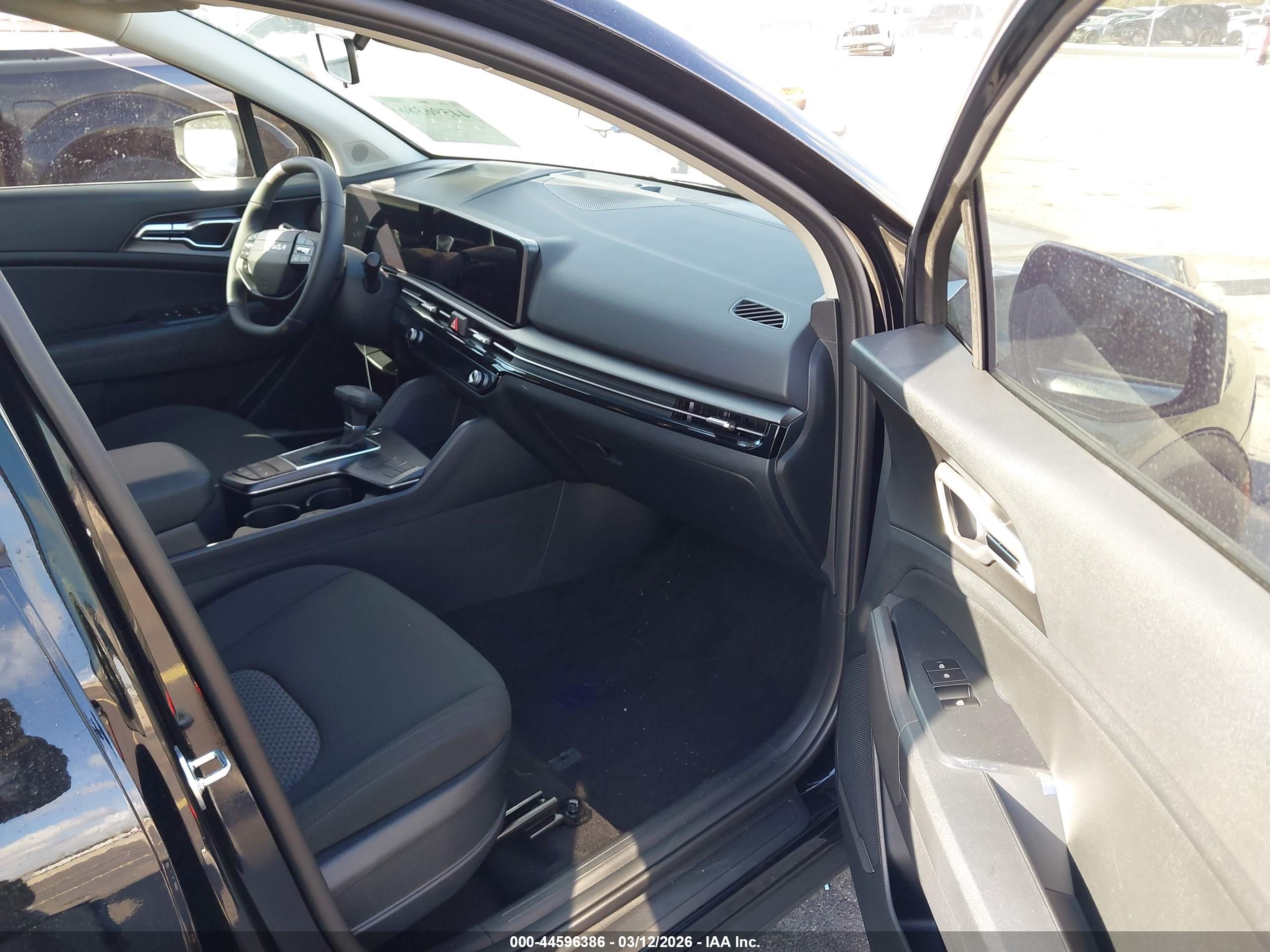 KIA SPORTAGE image 5