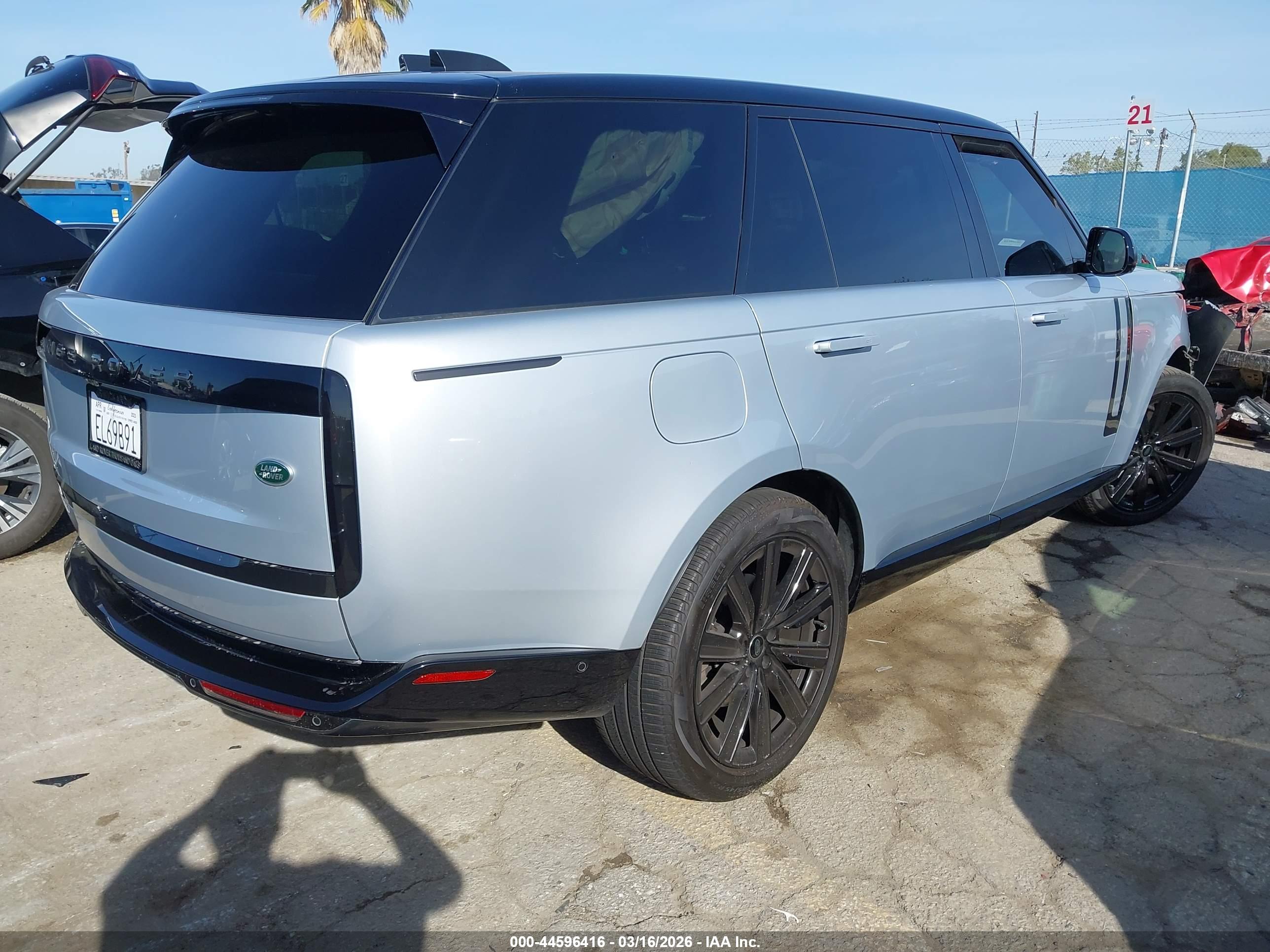 LAND ROVER image 4