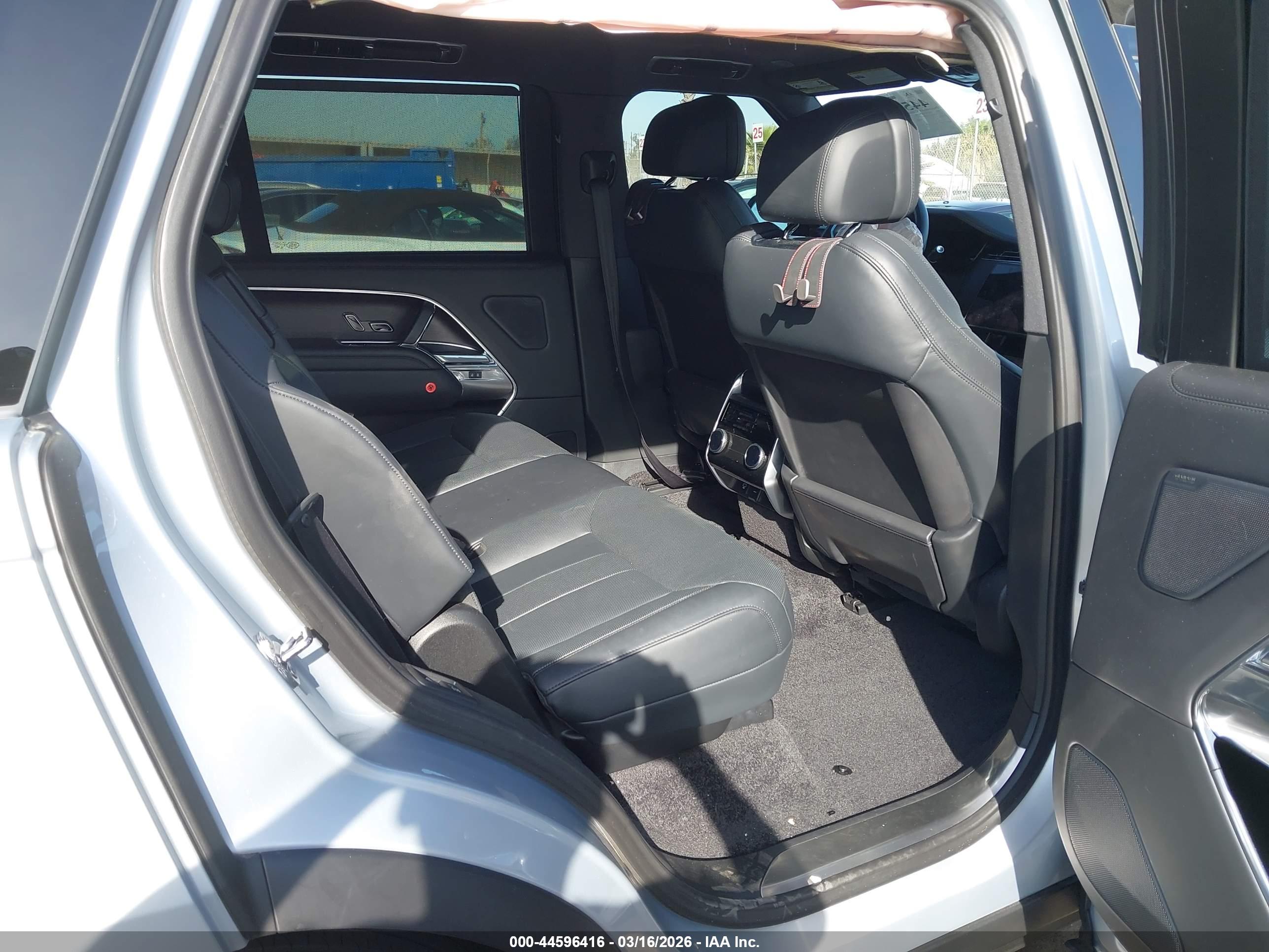 LAND ROVER image 8