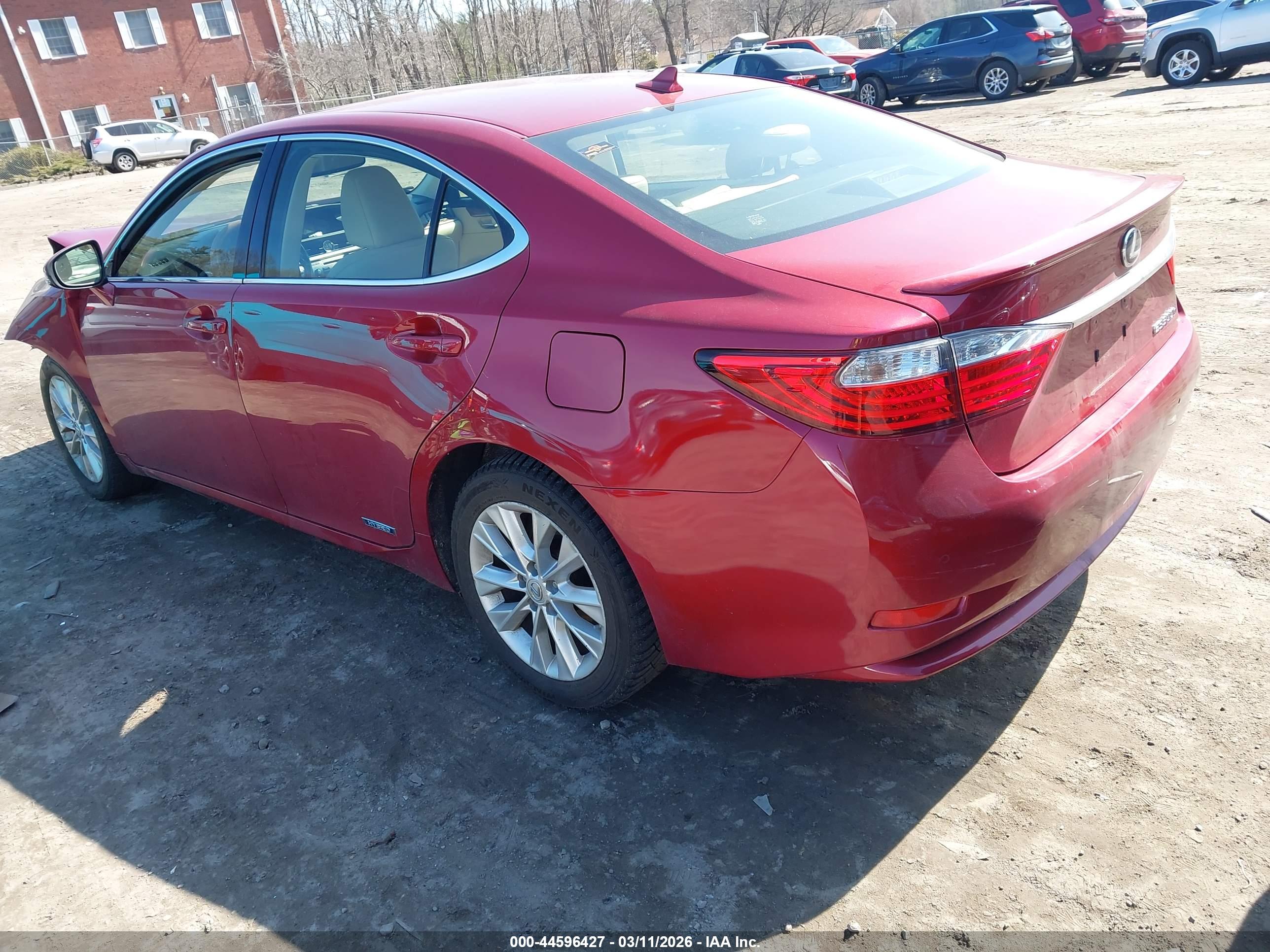 LEXUS ES image 3