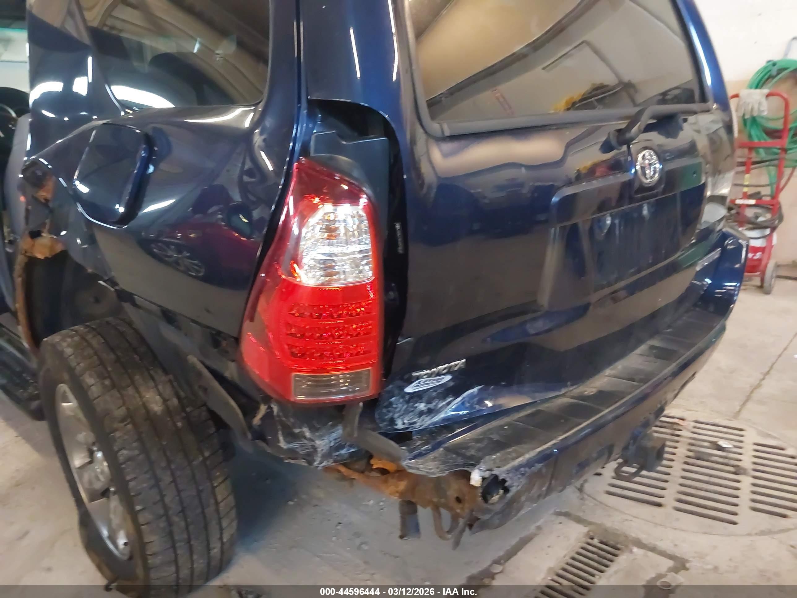 TOYOTA 4RUNNER image 6