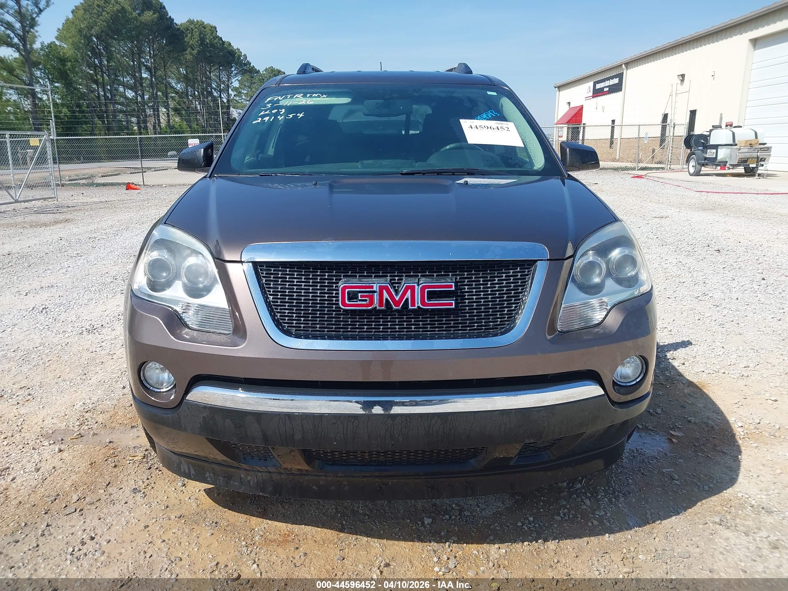 GMC ACADIA image 6