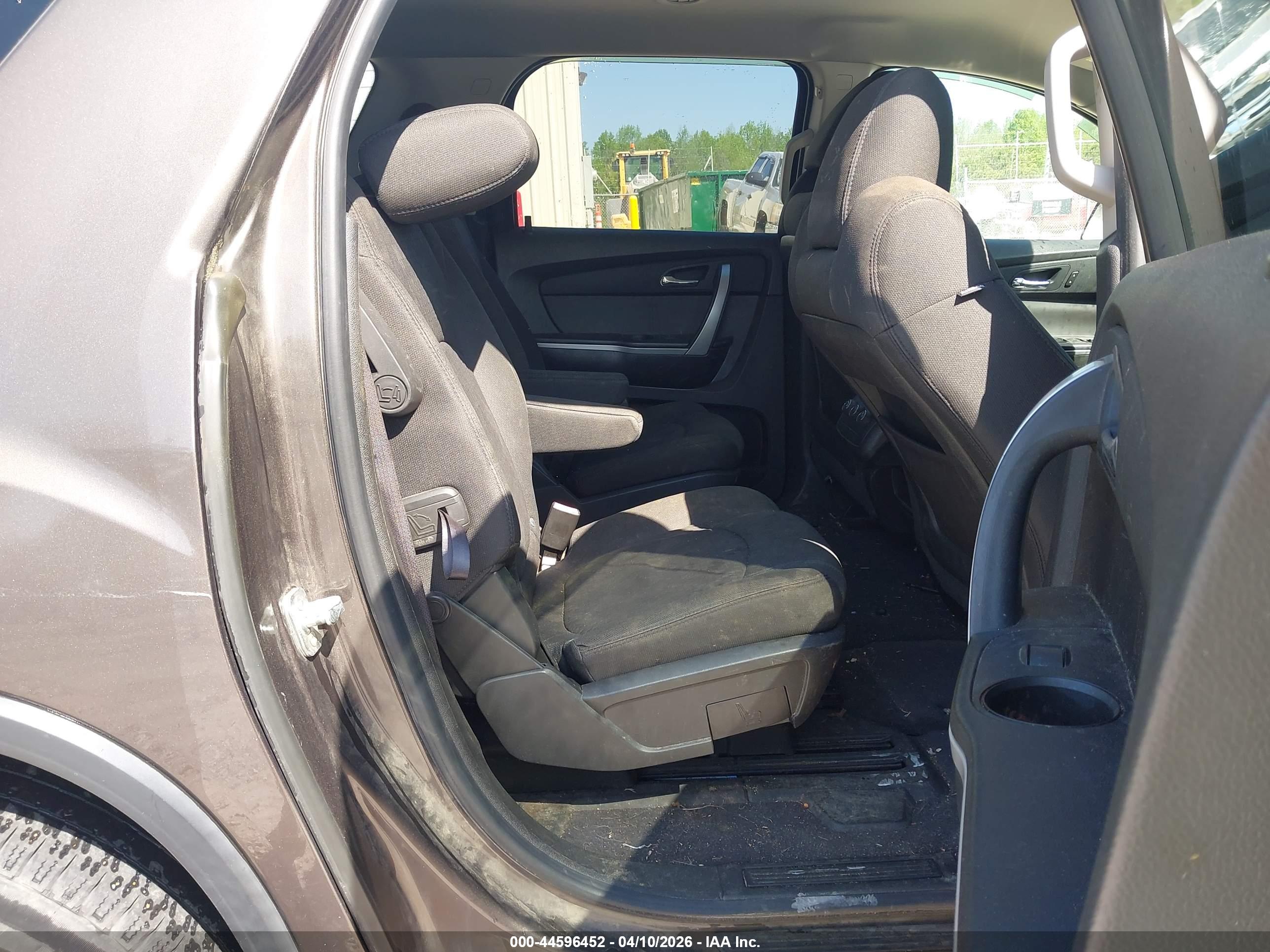 GMC ACADIA image 8