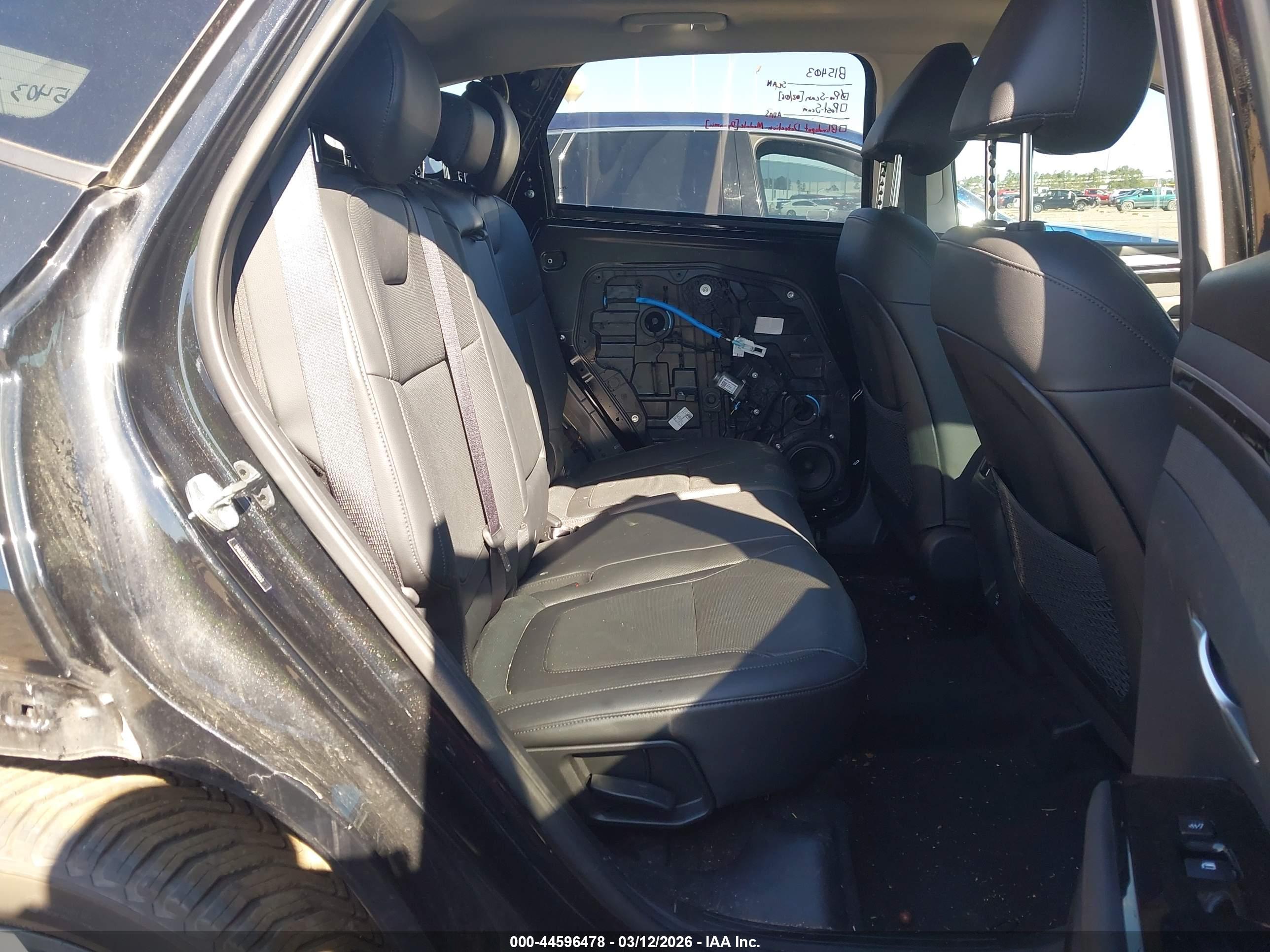 HYUNDAI TUCSON image 8