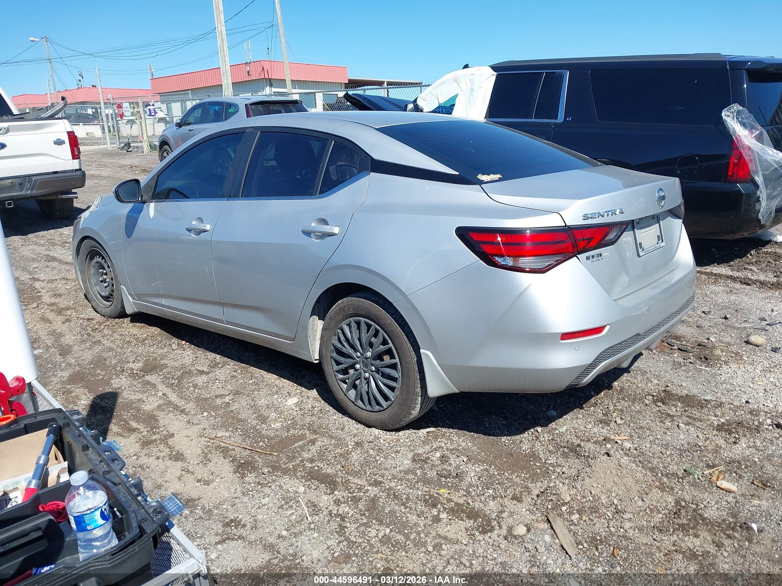 NISSAN SENTRA image 3
