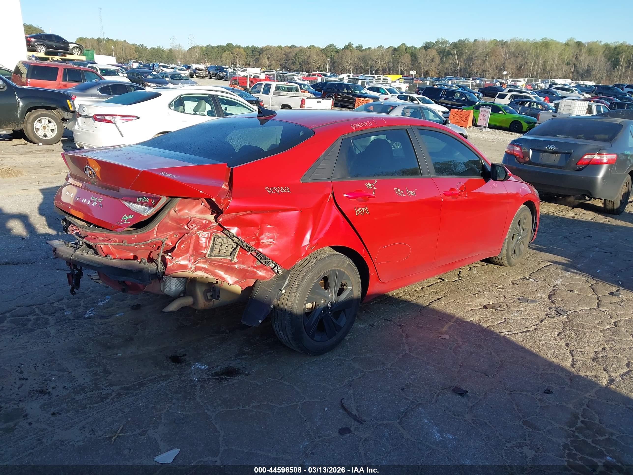 HYUNDAI ELANTRA image 4