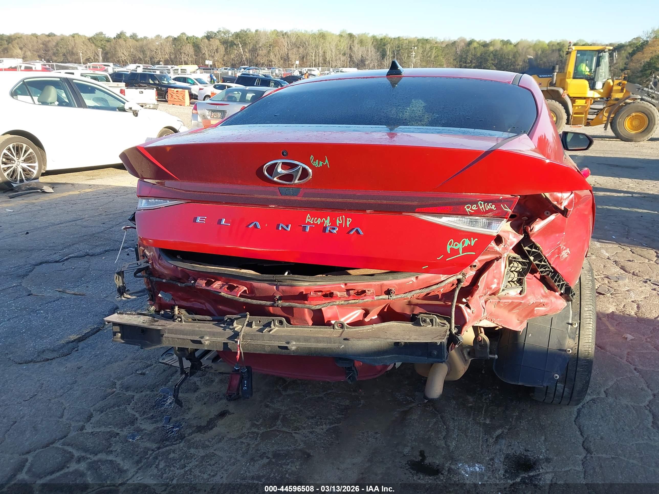 HYUNDAI ELANTRA image 6