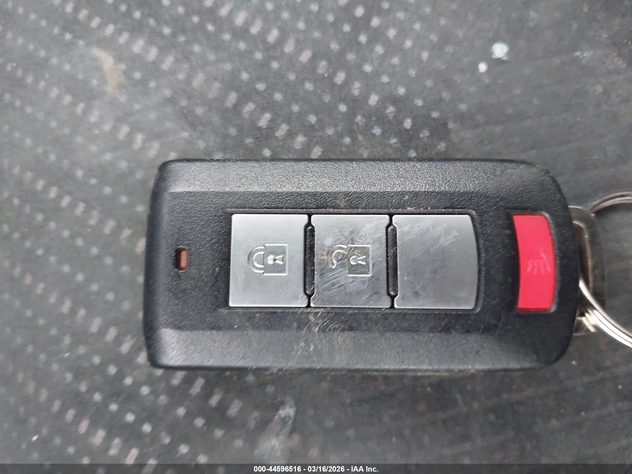 MITSUBISHI OUTLANDER image 11
