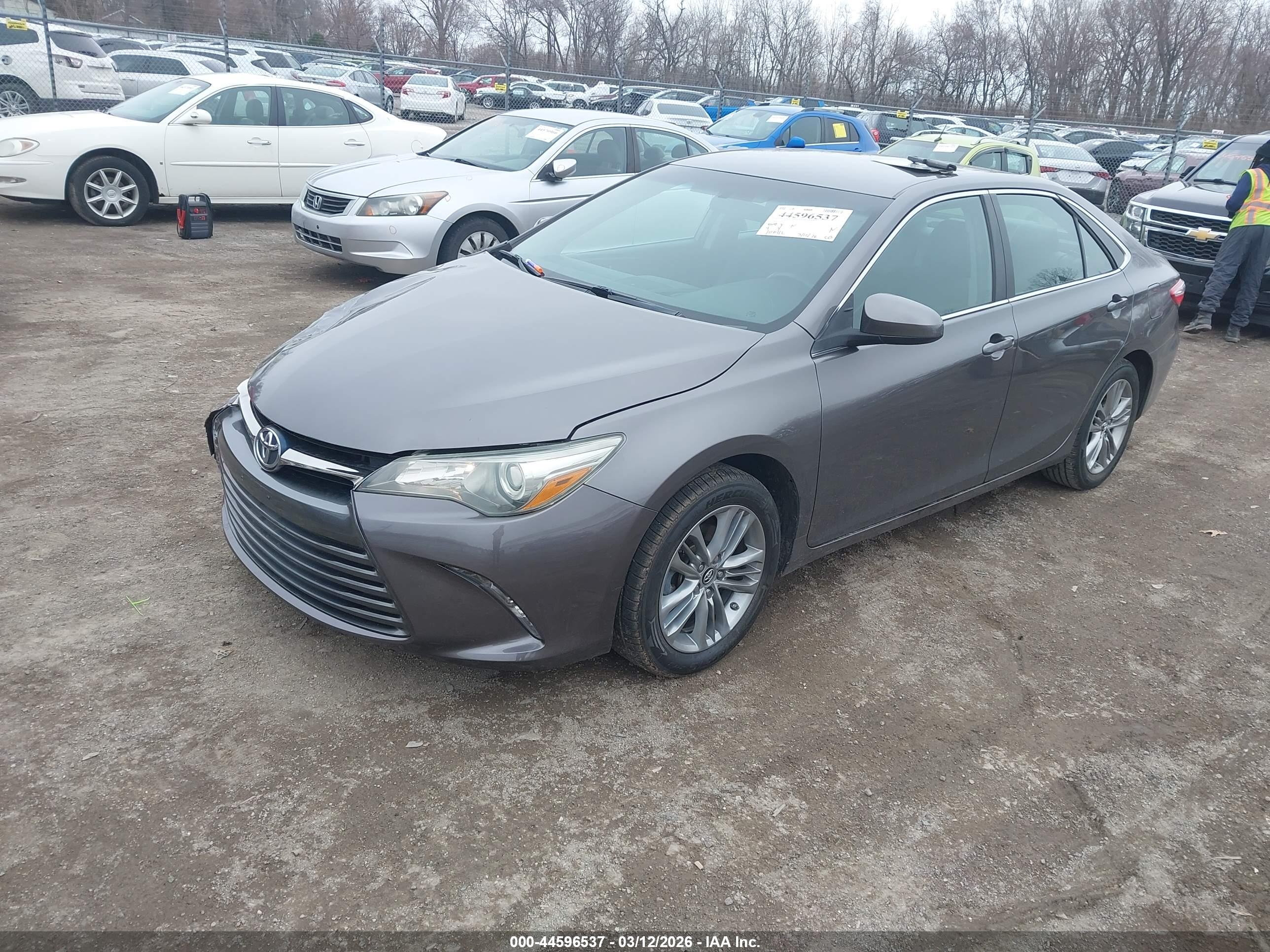 TOYOTA CAMRY image 2