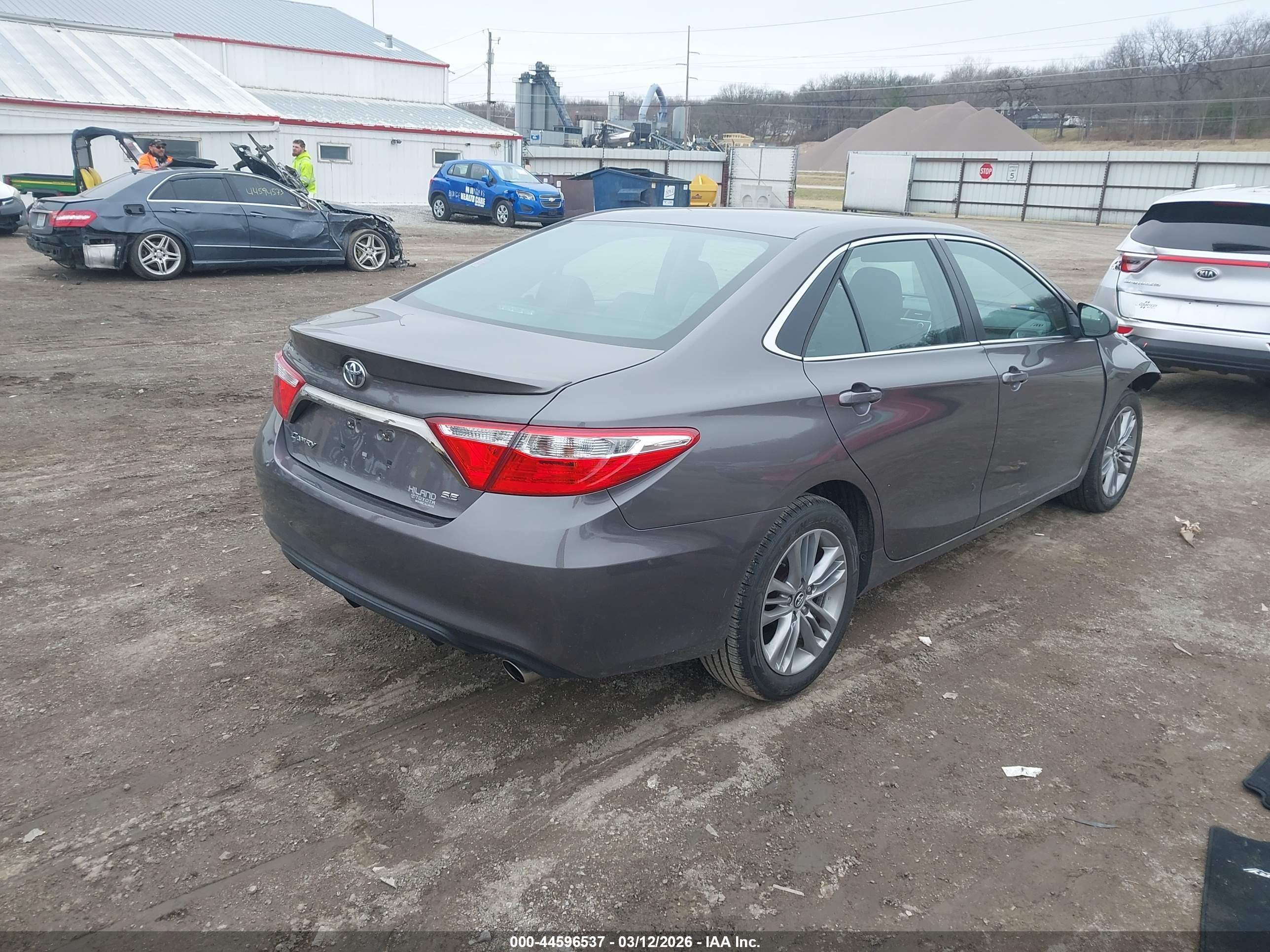 TOYOTA CAMRY image 4