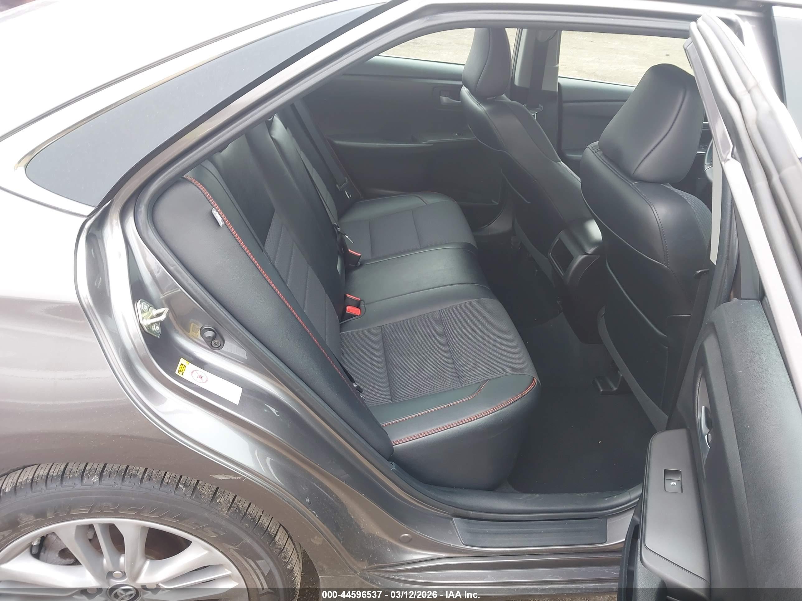 TOYOTA CAMRY image 8