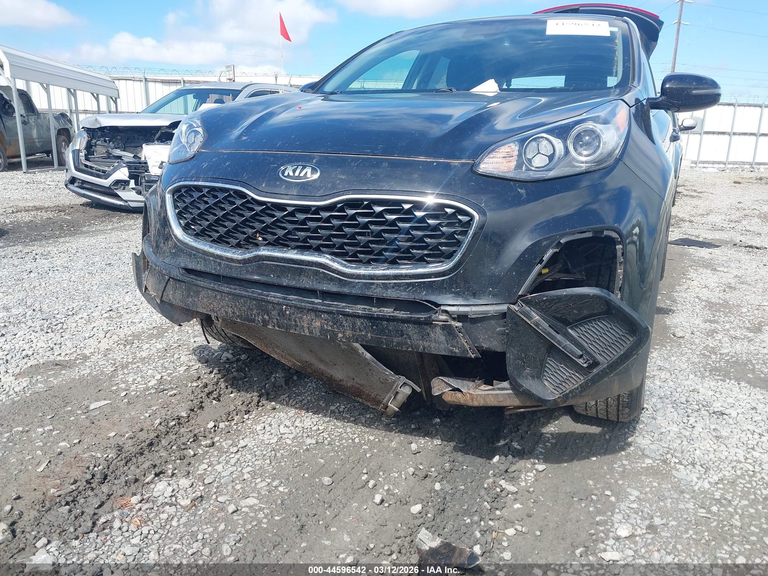 KIA SPORTAGE image 6