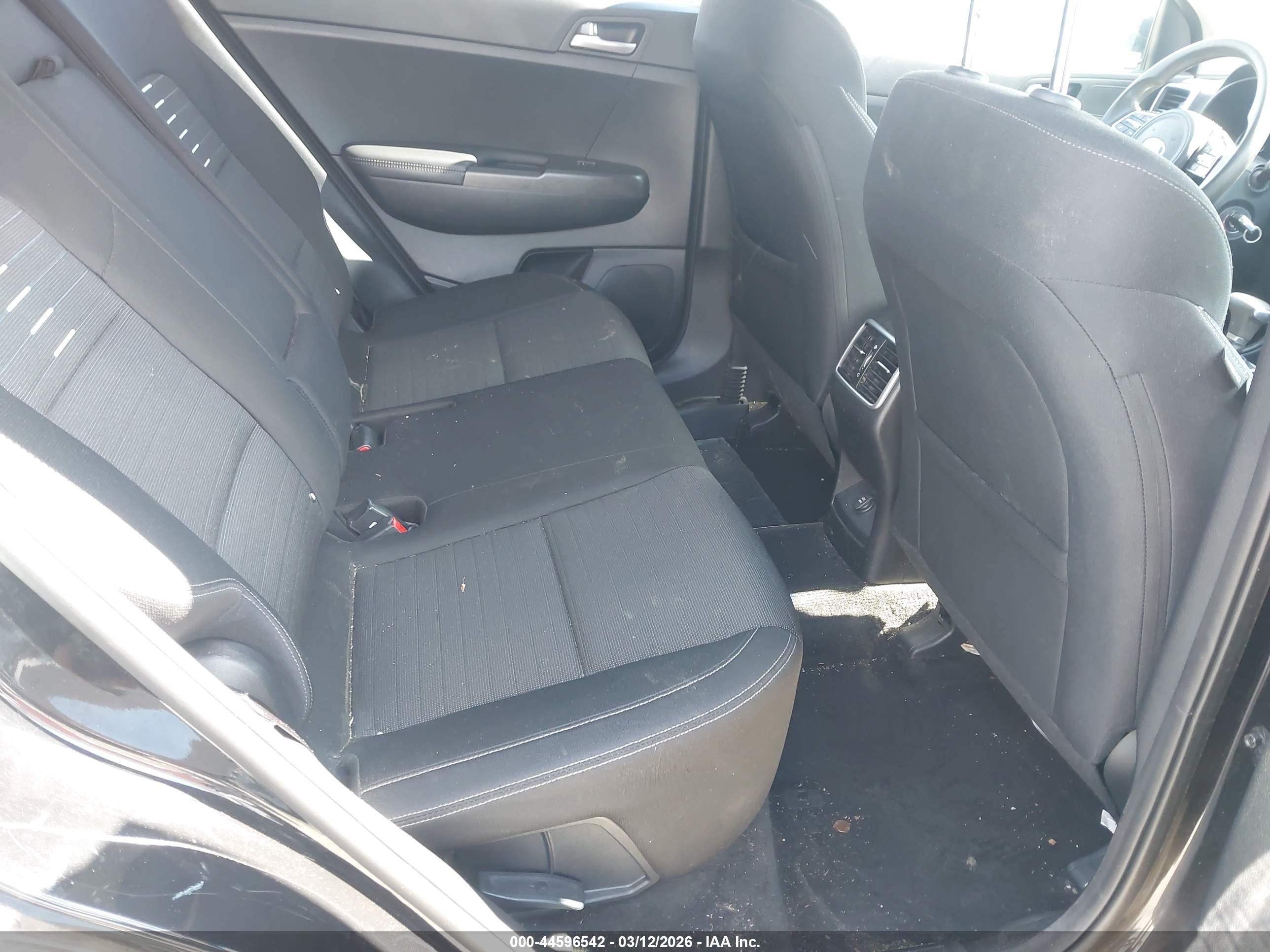 KIA SPORTAGE image 8