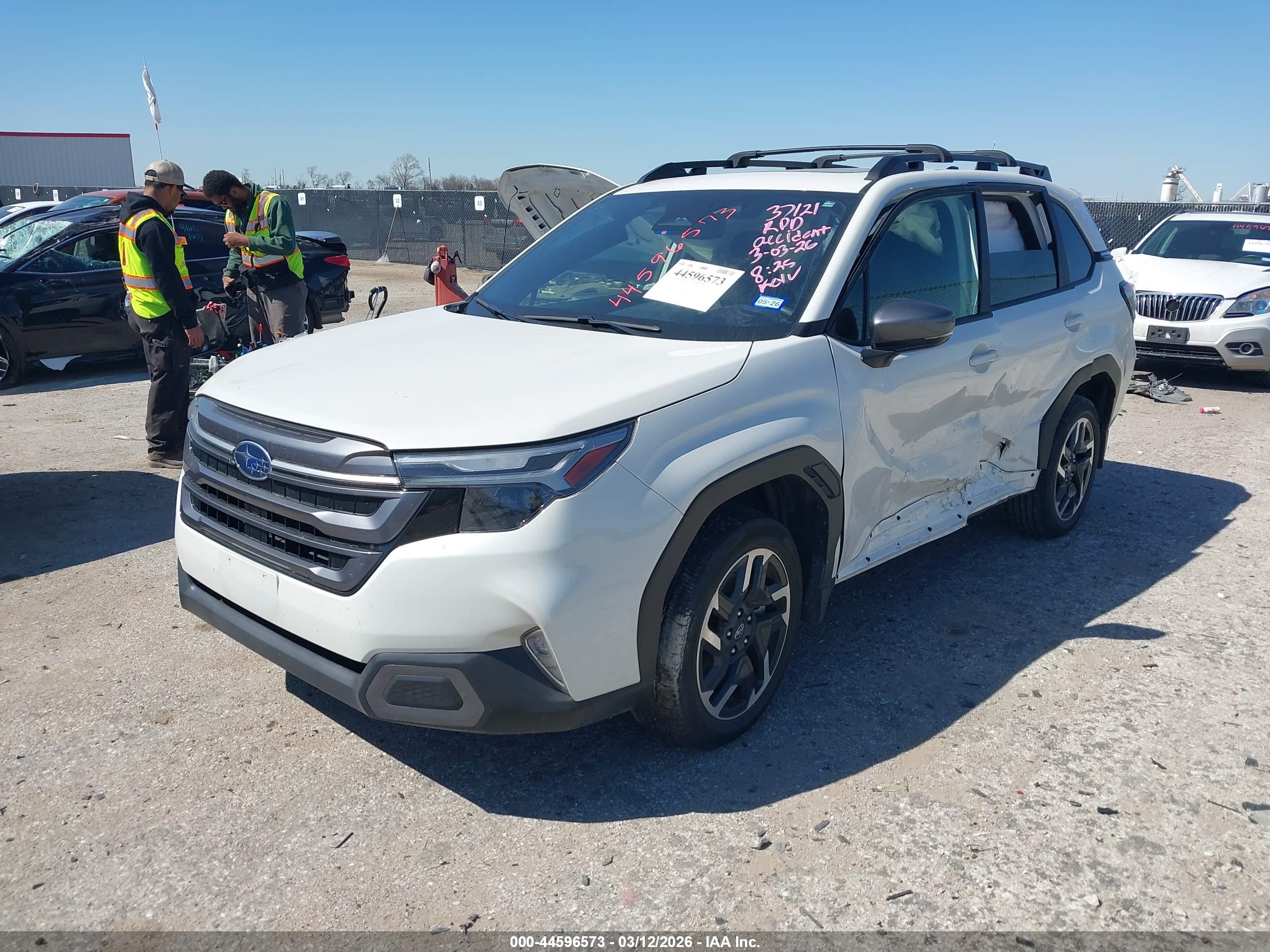 SUBARU FORESTER image 2