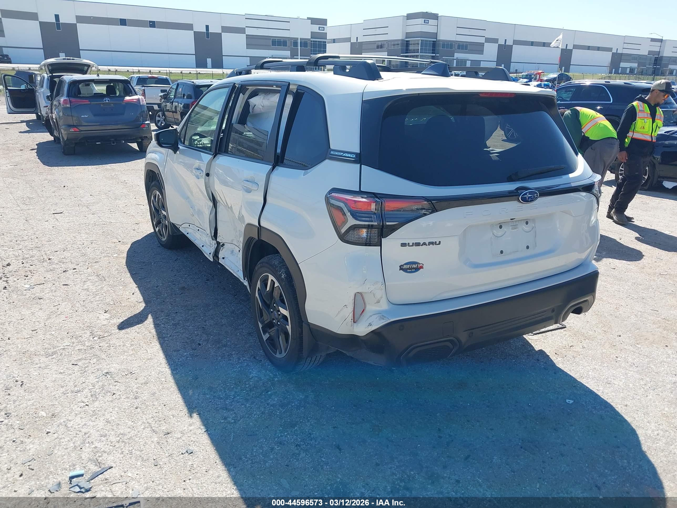 SUBARU FORESTER image 3