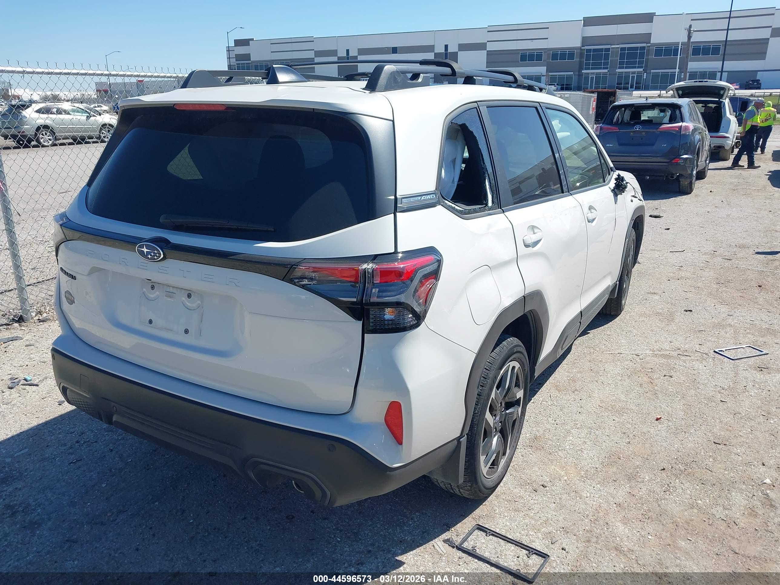 SUBARU FORESTER image 4