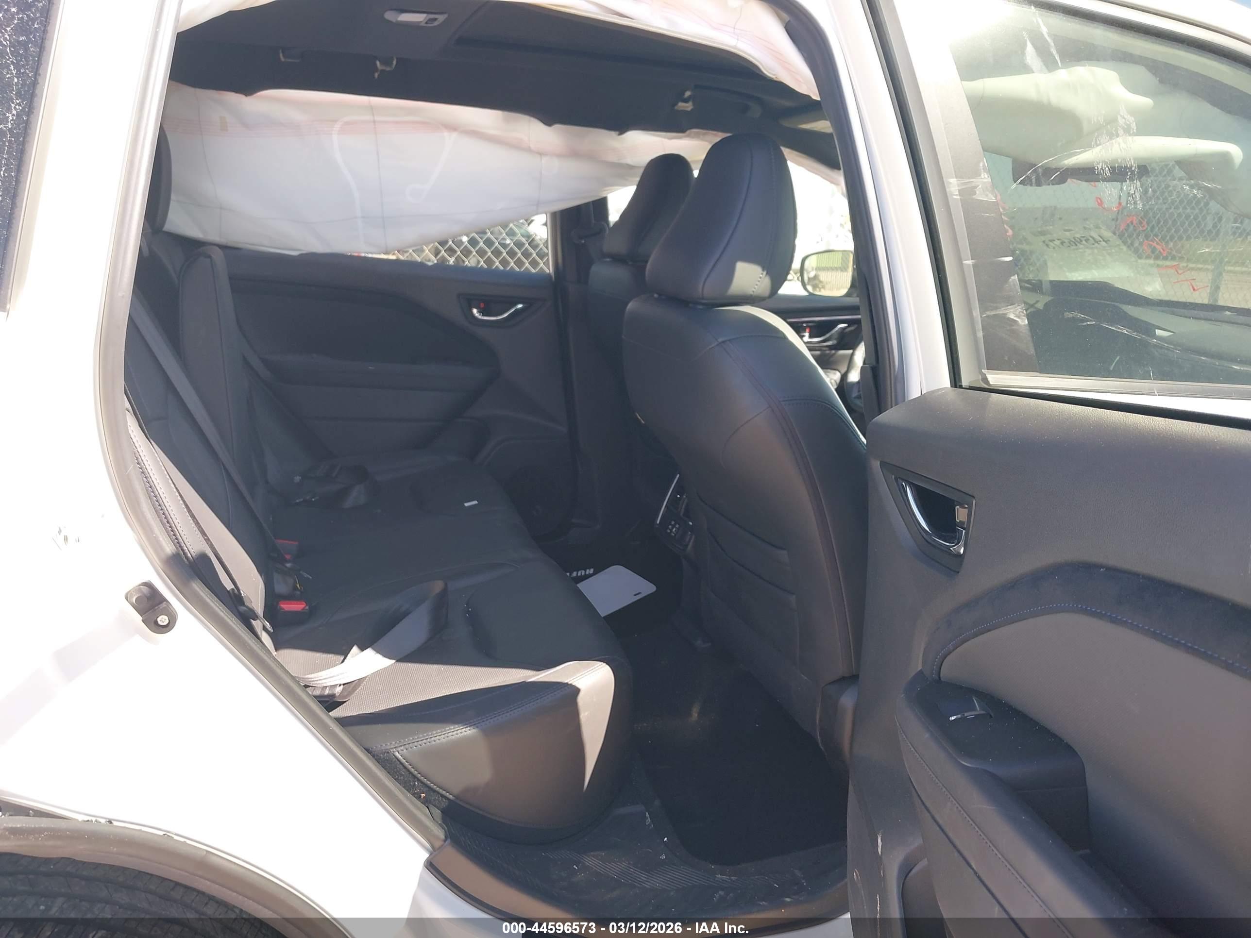 SUBARU FORESTER image 8