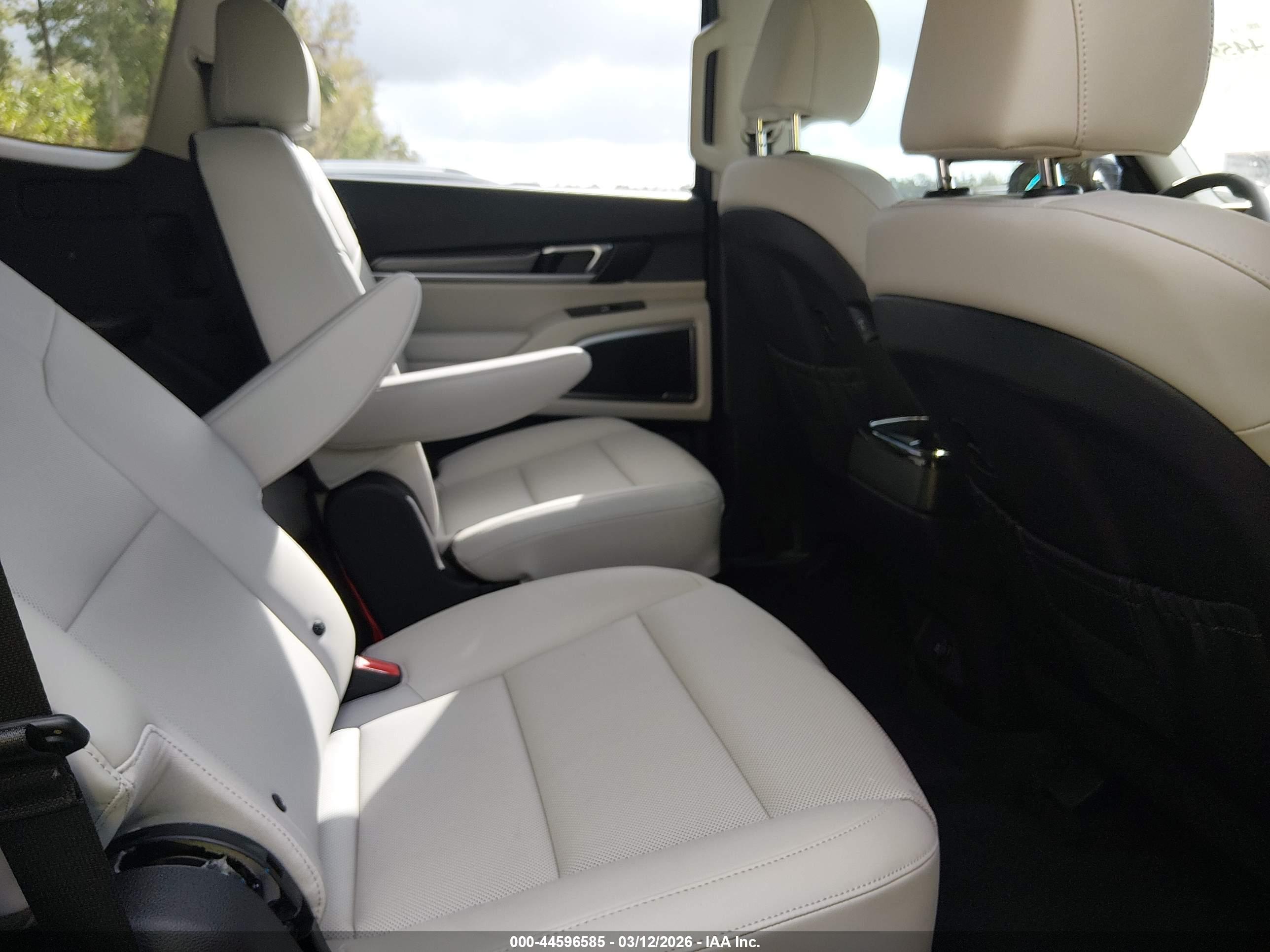 KIA TELLURIDE image 8