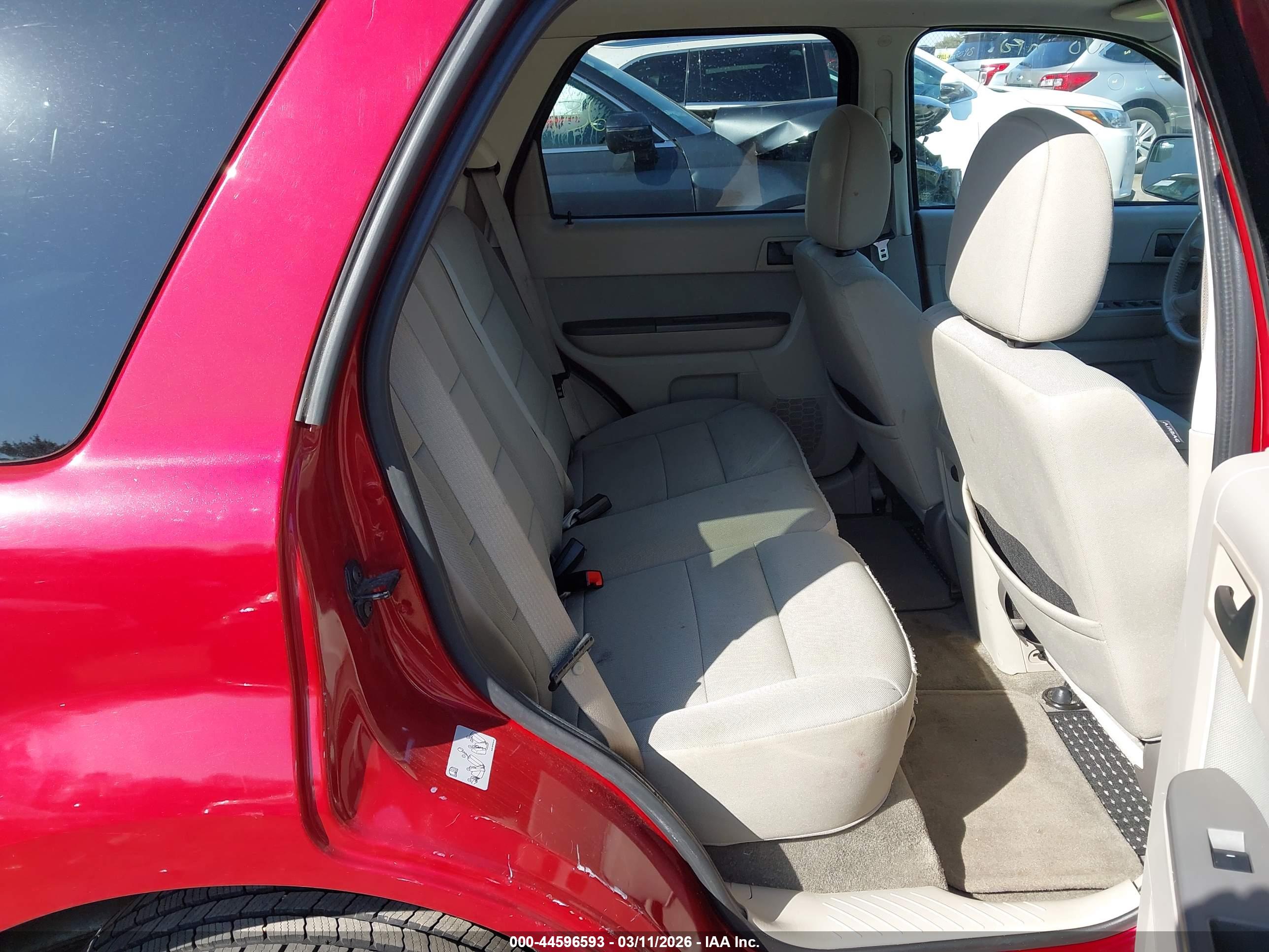 FORD ESCAPE image 8