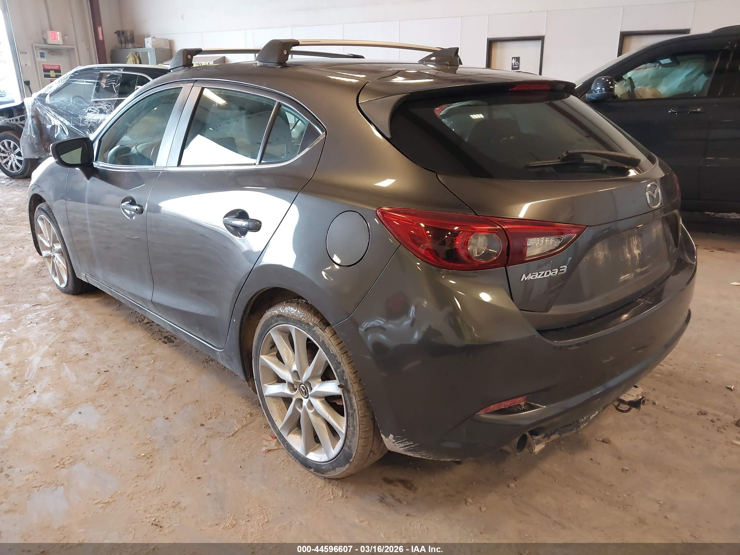 MAZDA MAZDA3 image 3