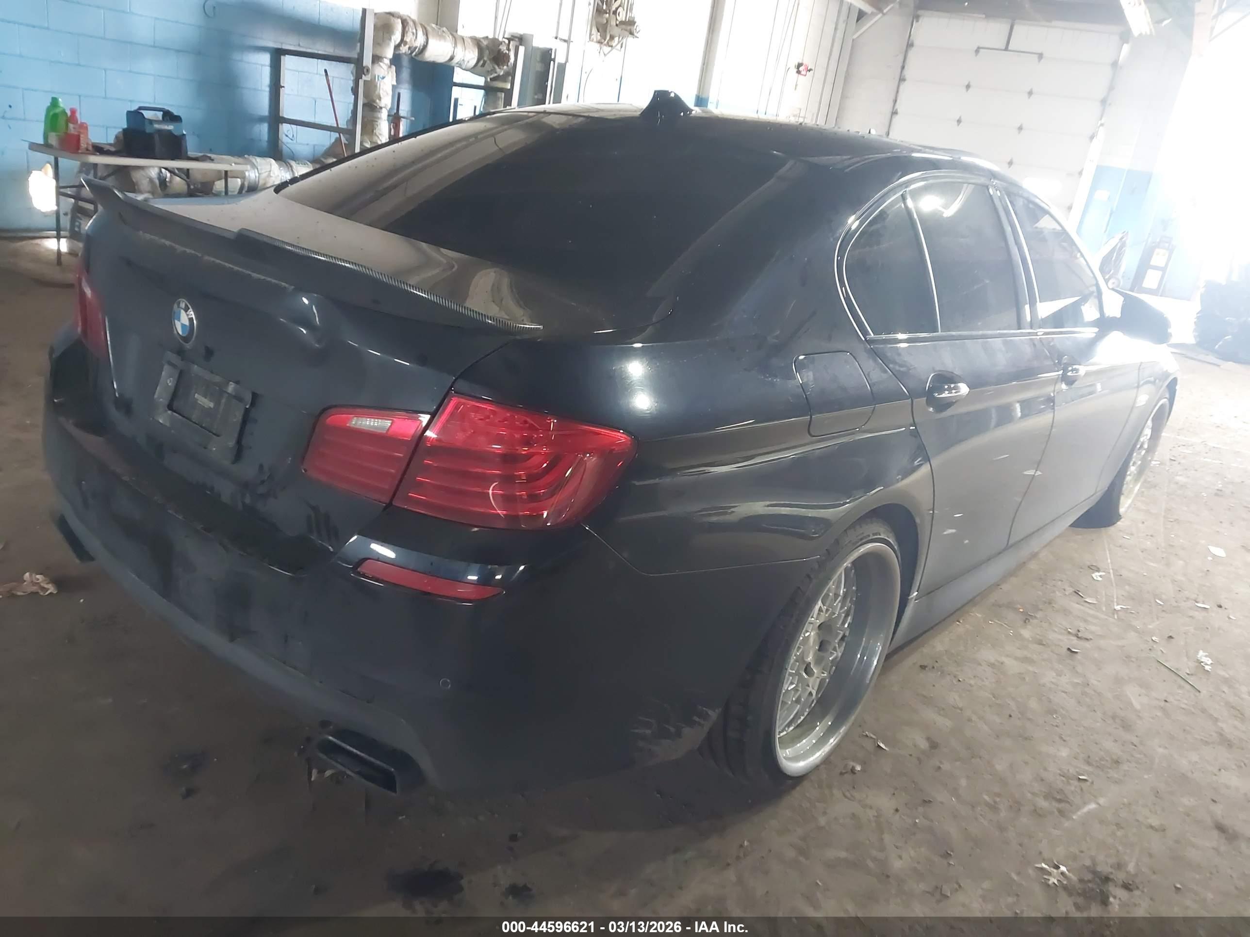 BMW 550I image 4