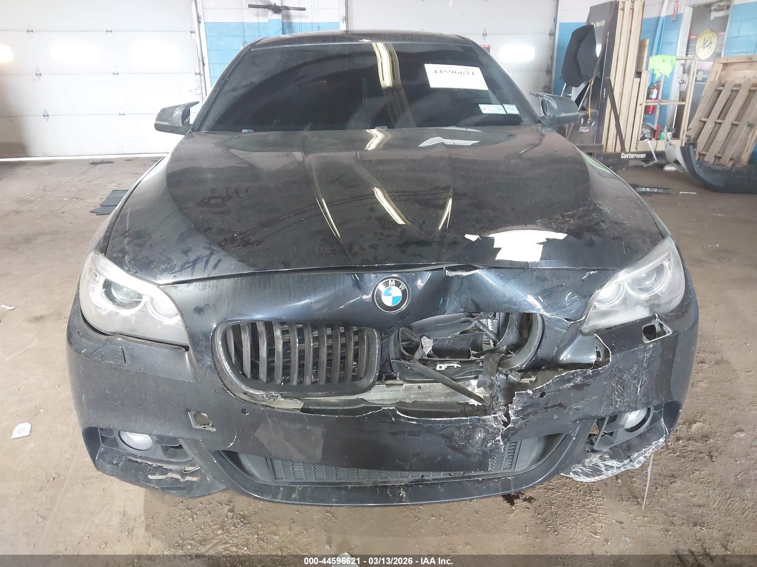 BMW 550I image 6