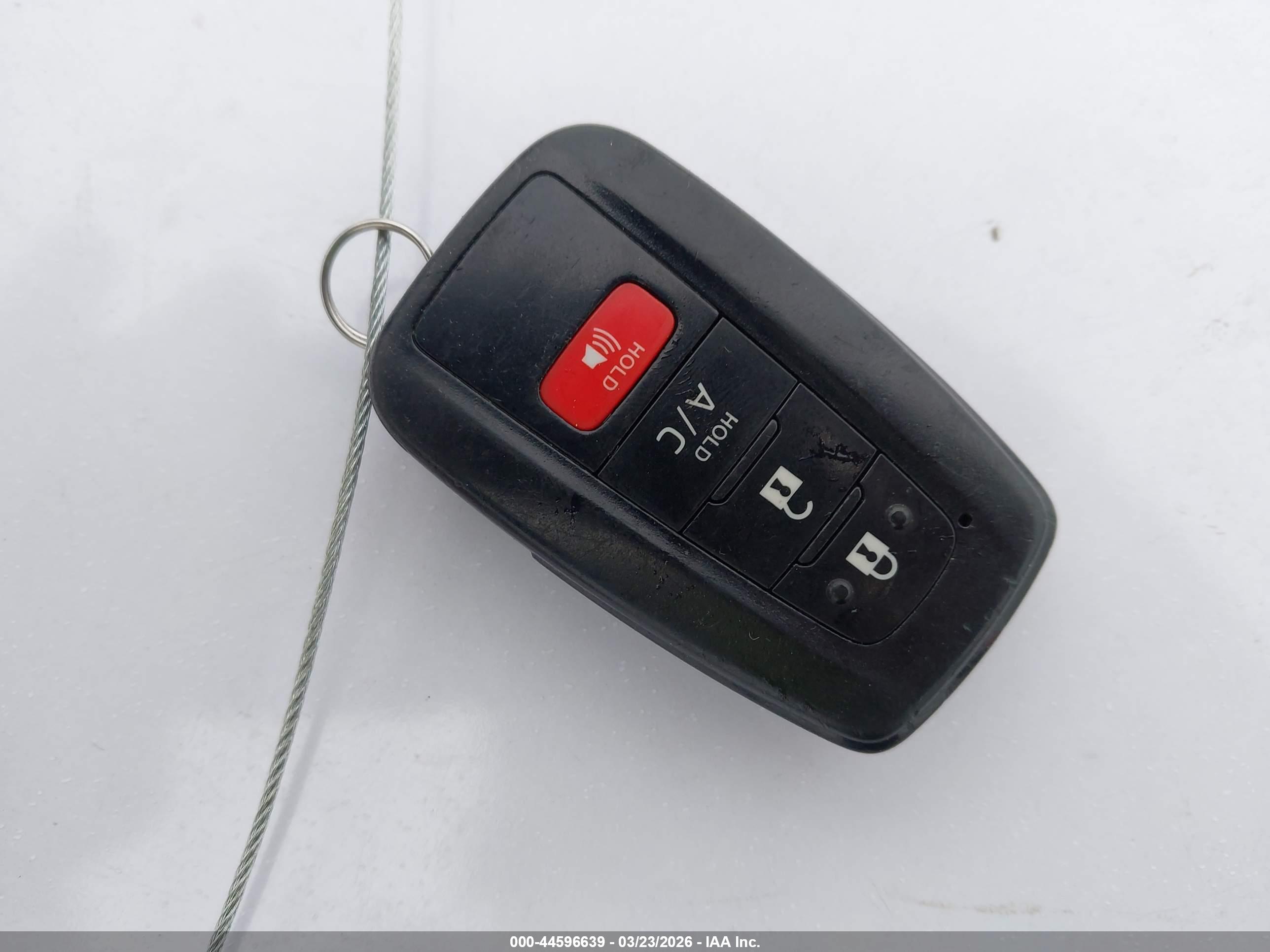 TOYOTA PRIUS image 11