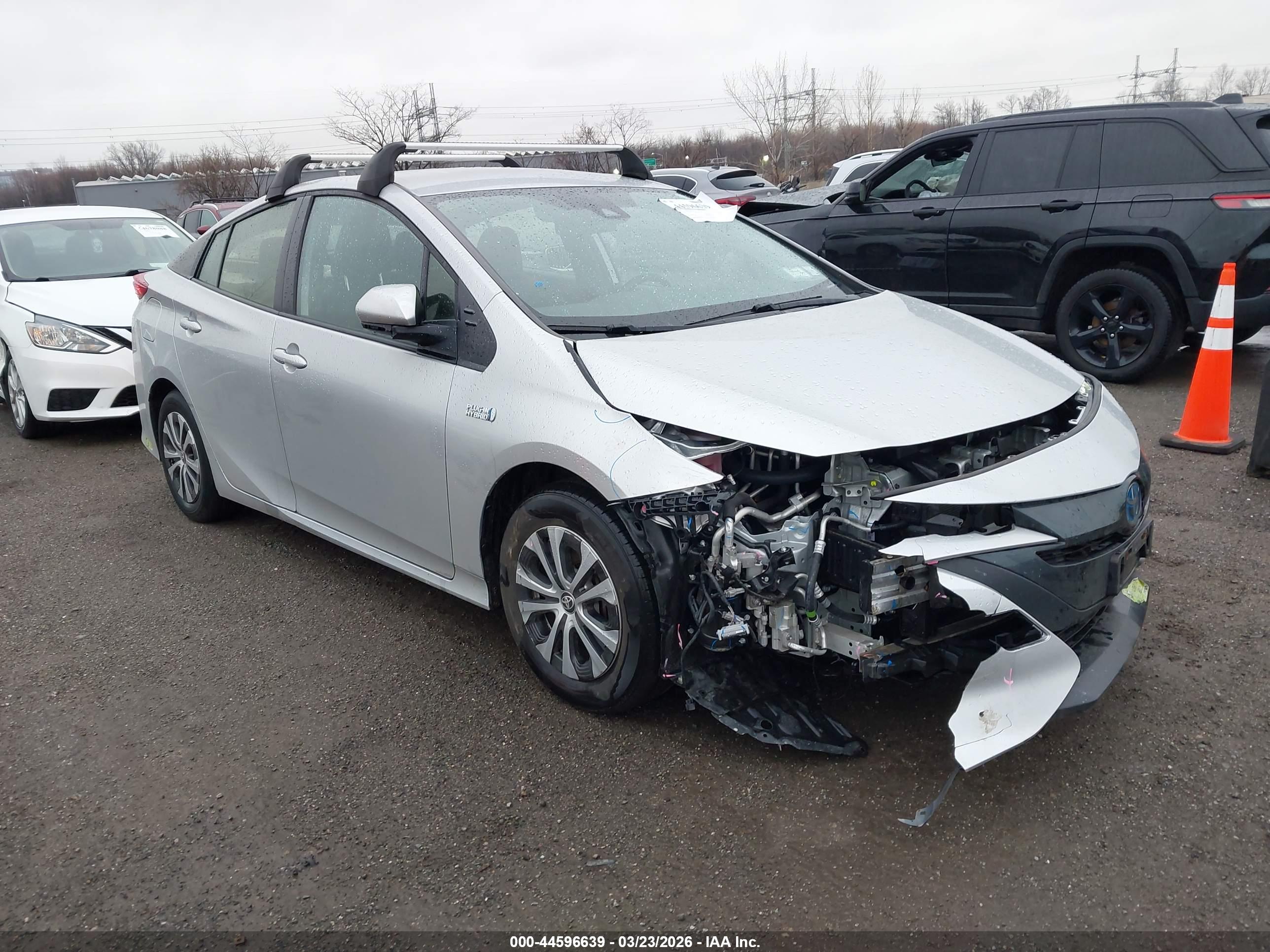 TOYOTA PRIUS image 6