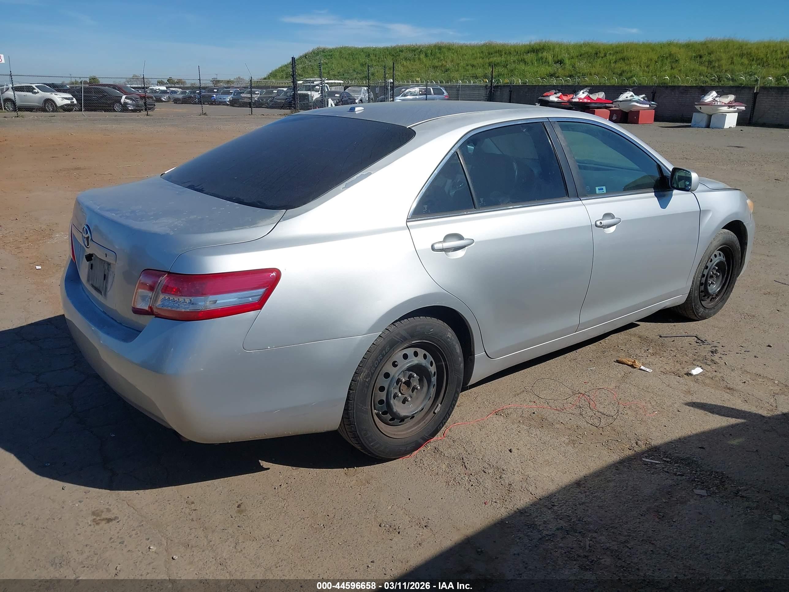 TOYOTA CAMRY image 4