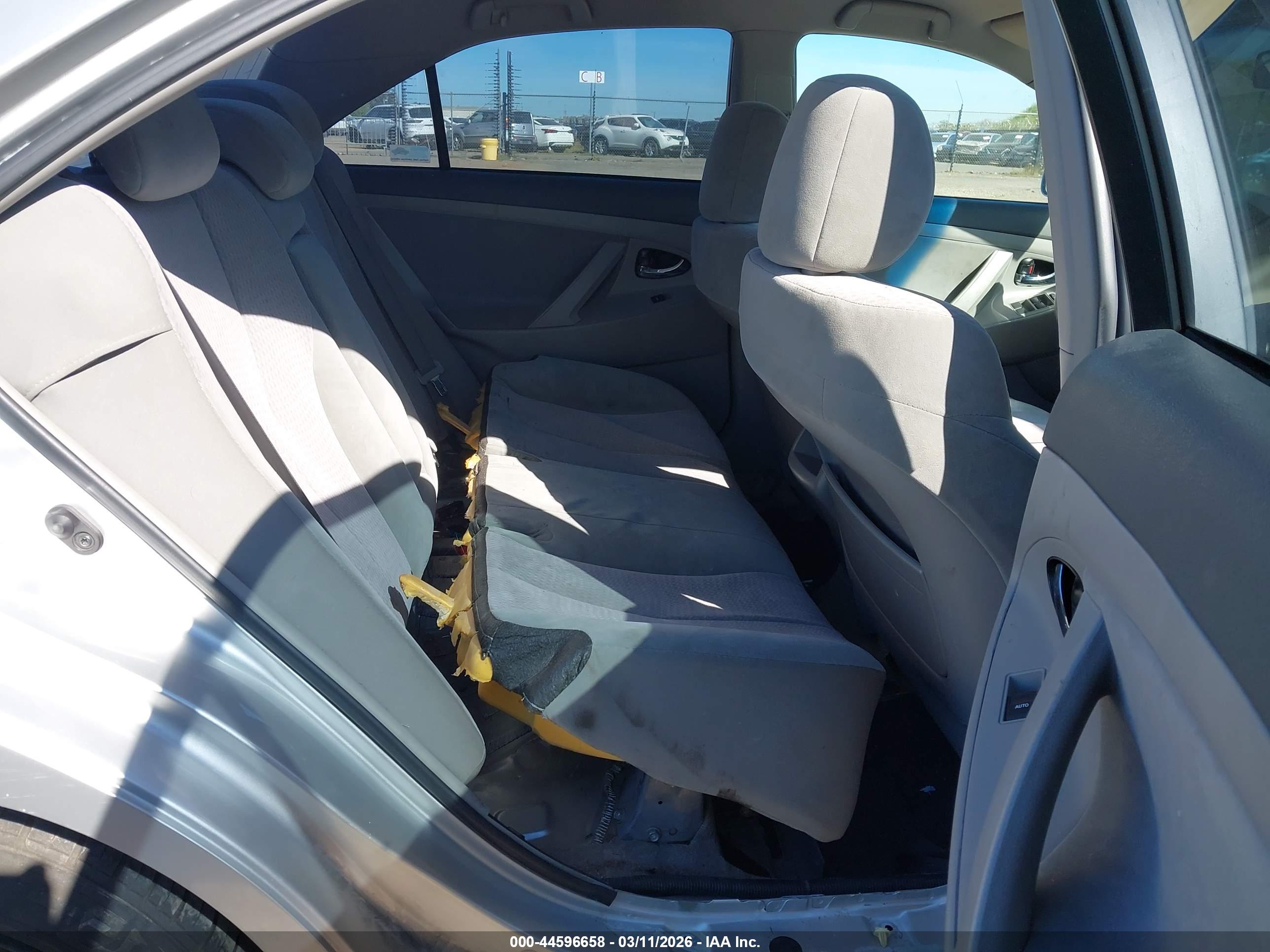 TOYOTA CAMRY image 8
