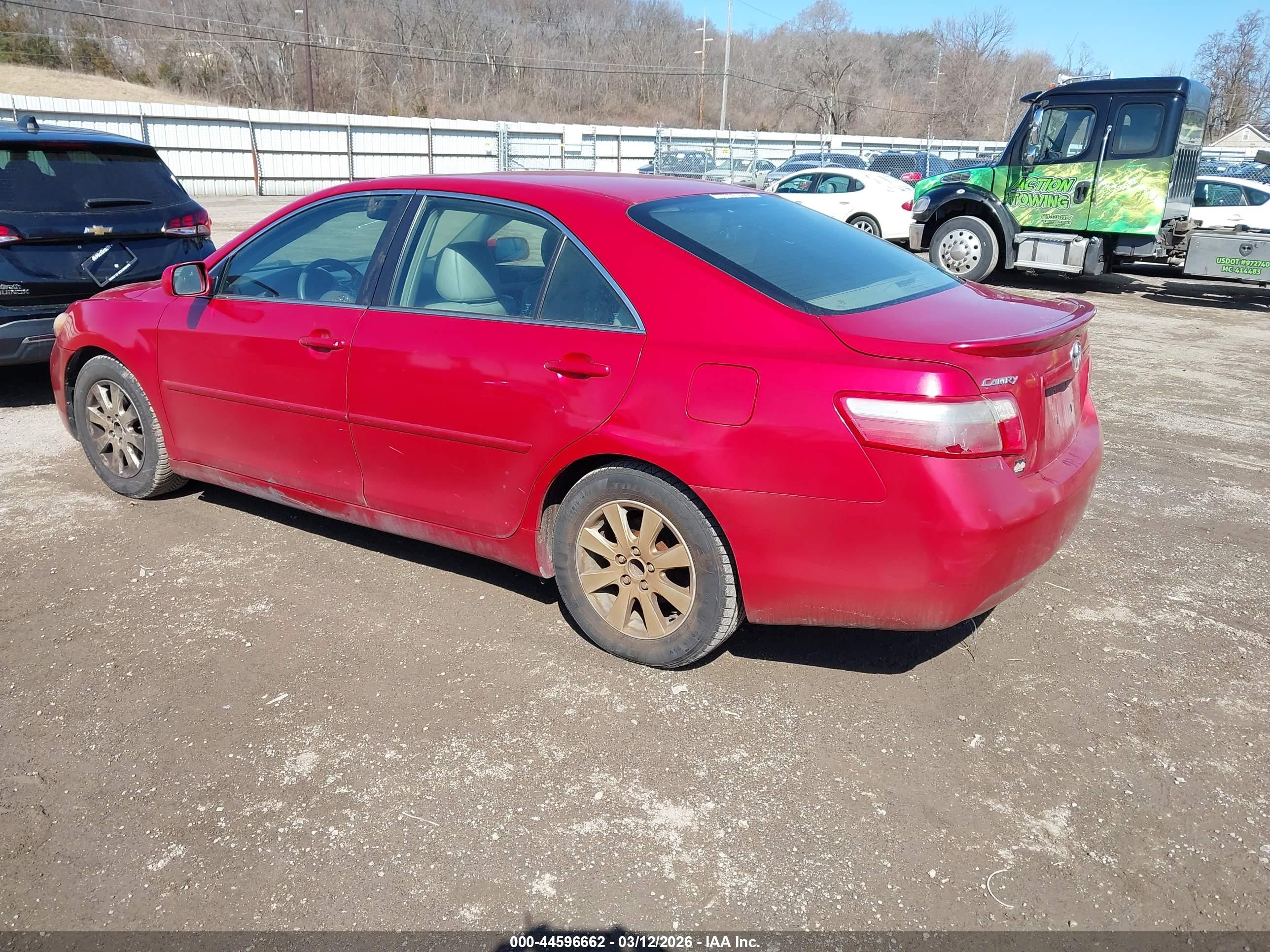 TOYOTA CAMRY image 3