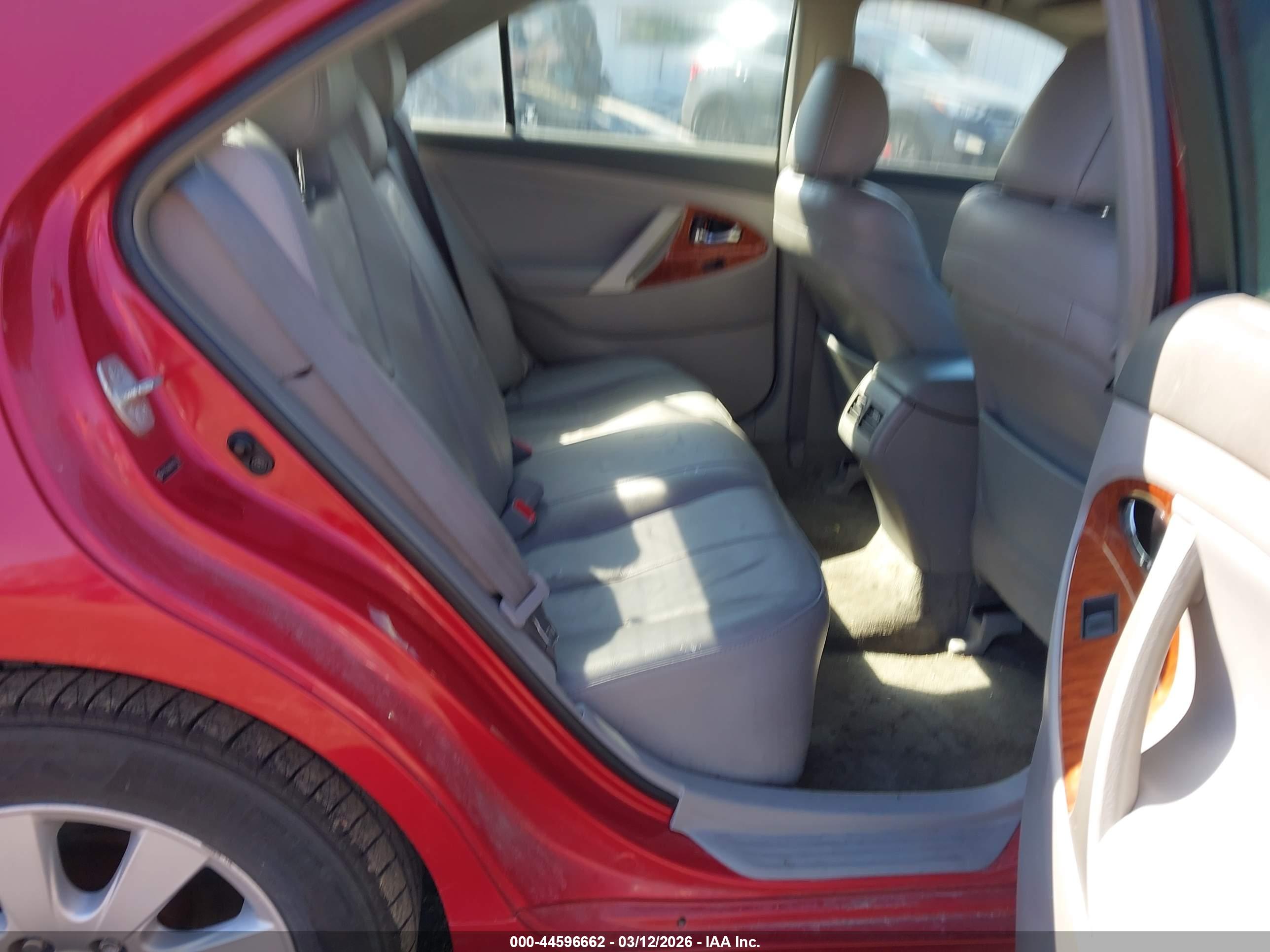 TOYOTA CAMRY image 8