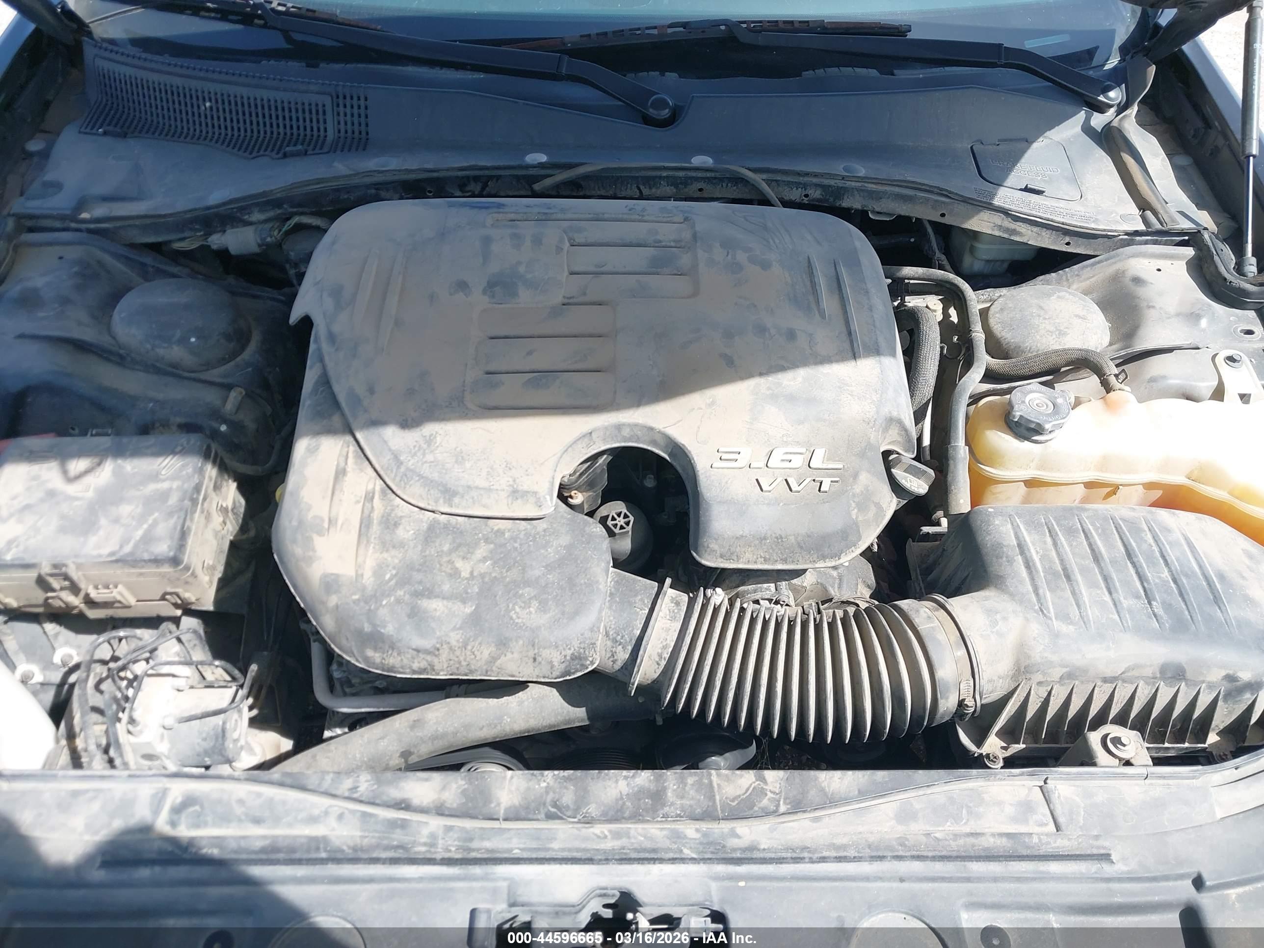 CHRYSLER 300 image 10