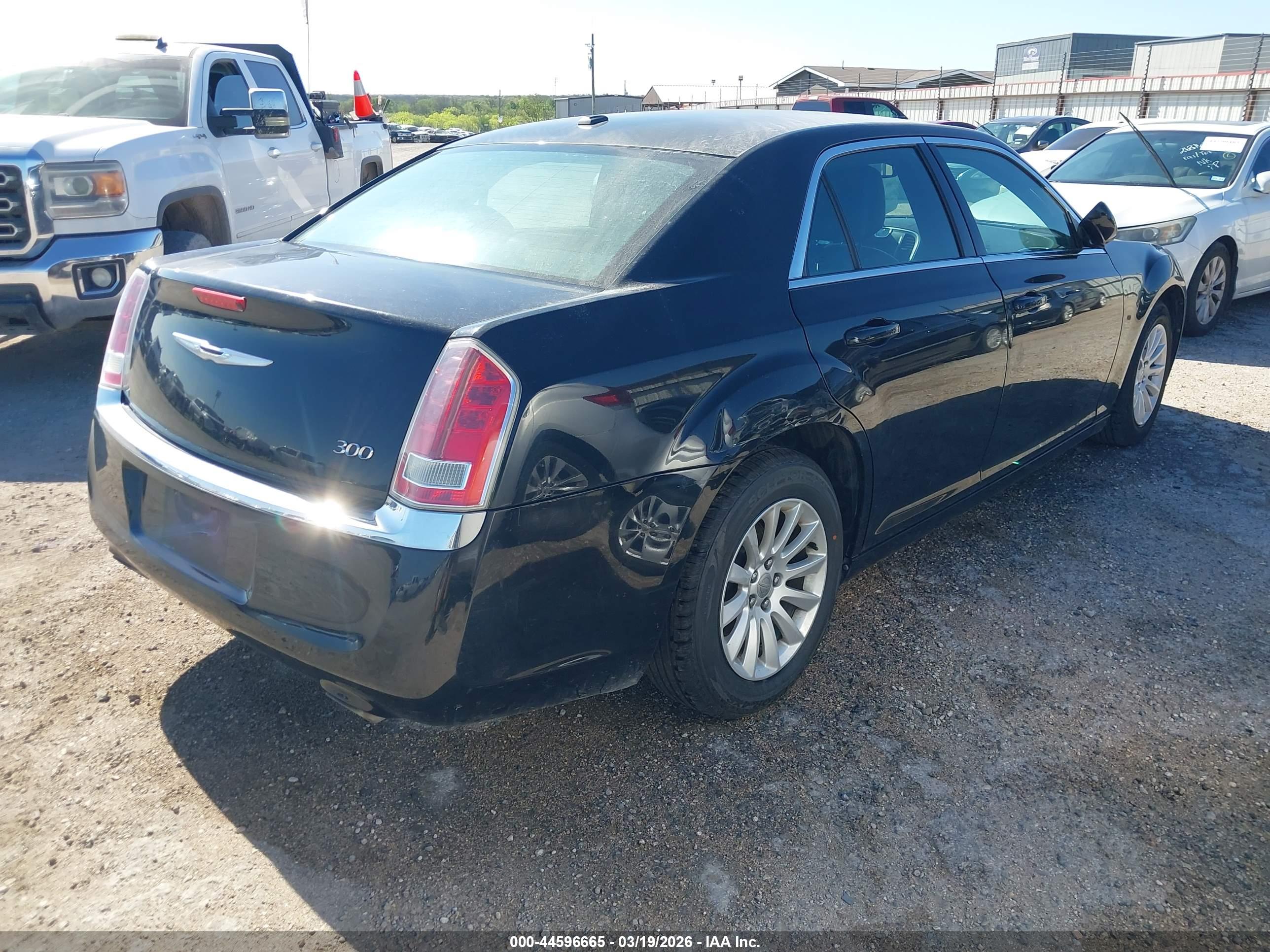 CHRYSLER 300 image 4