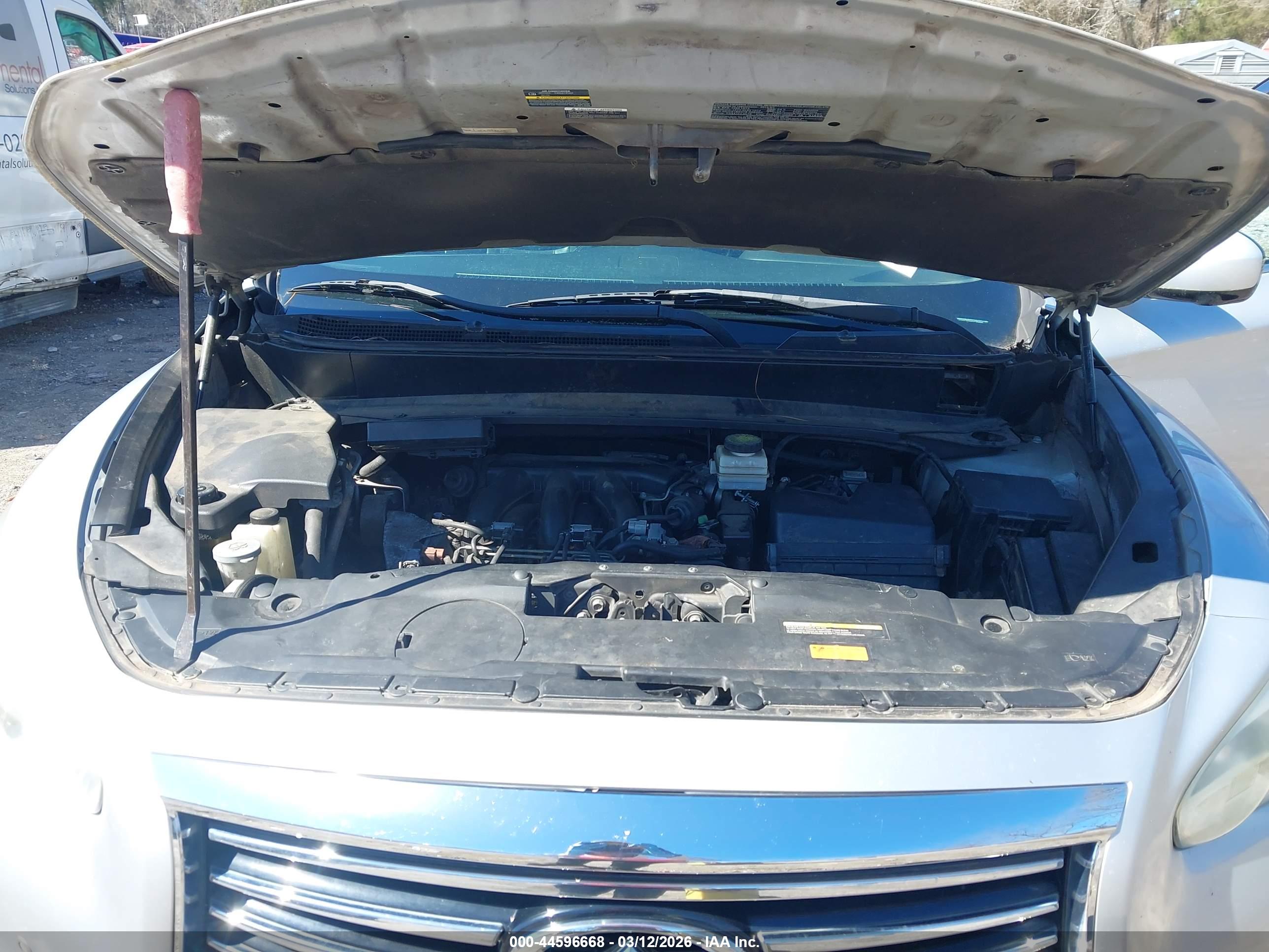 INFINITI JX35 image 10