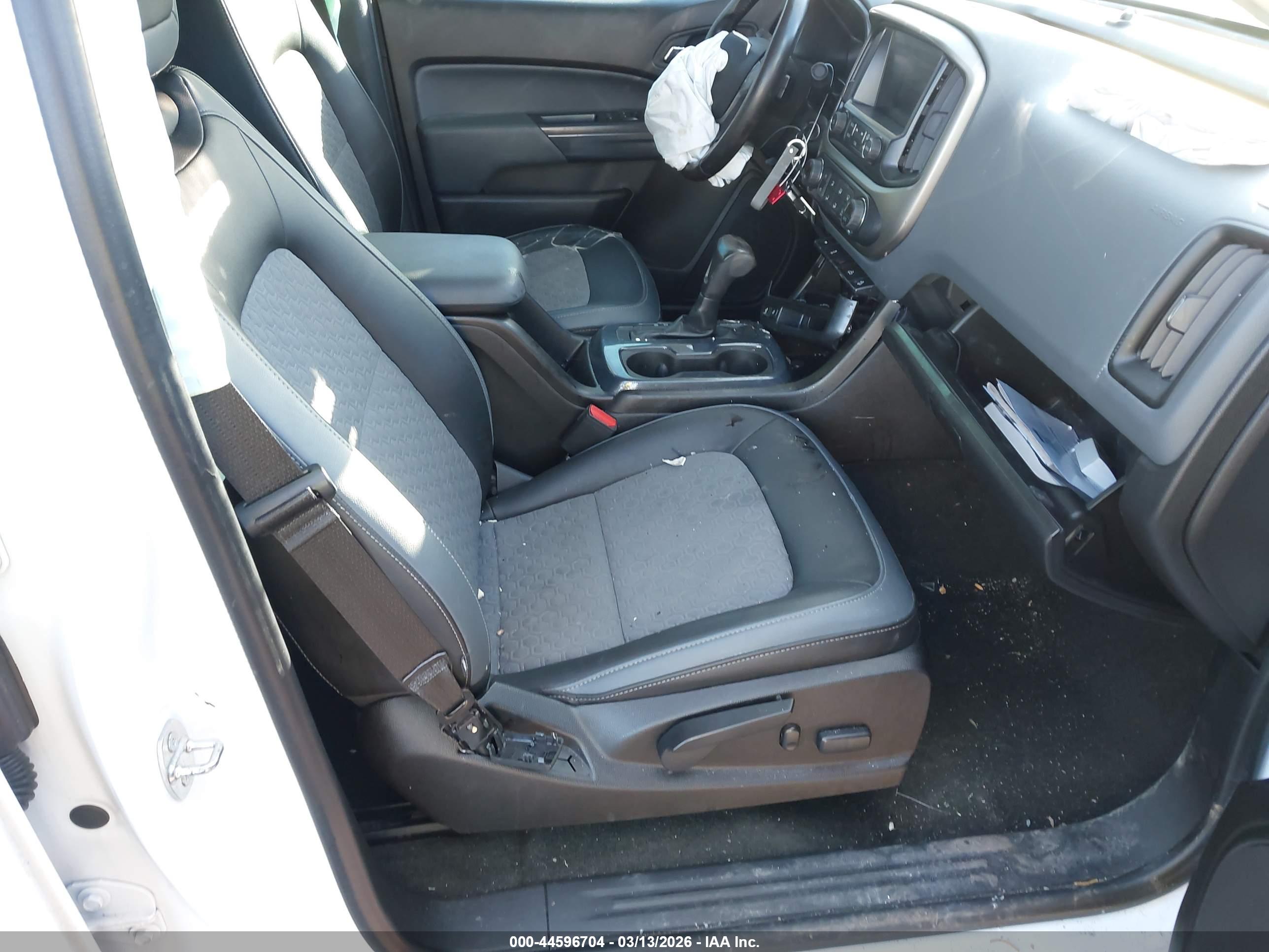 CHEVROLET COLORADO image 5